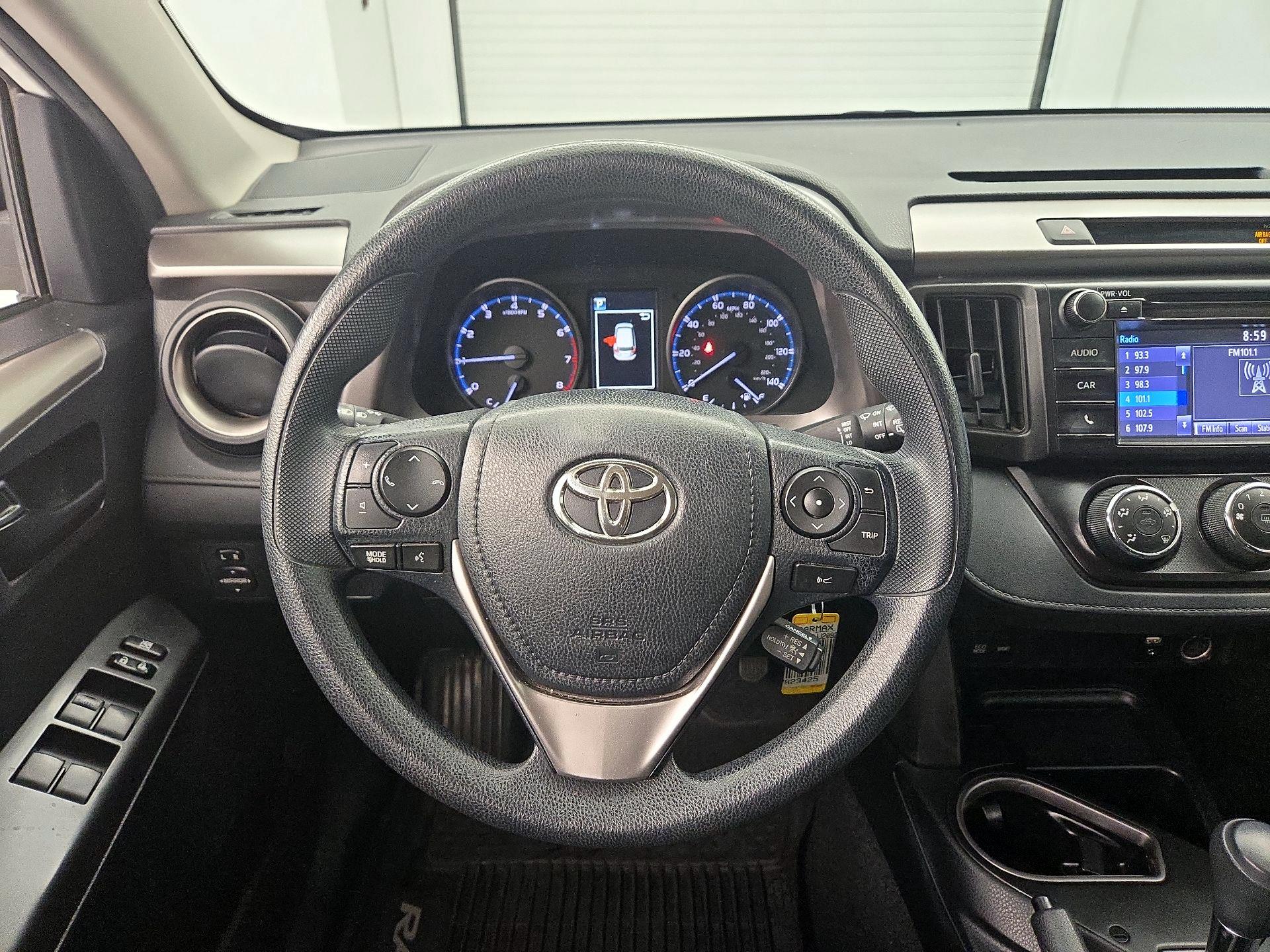 Thumbnail: 2018 Toyota RAV4 - 10
