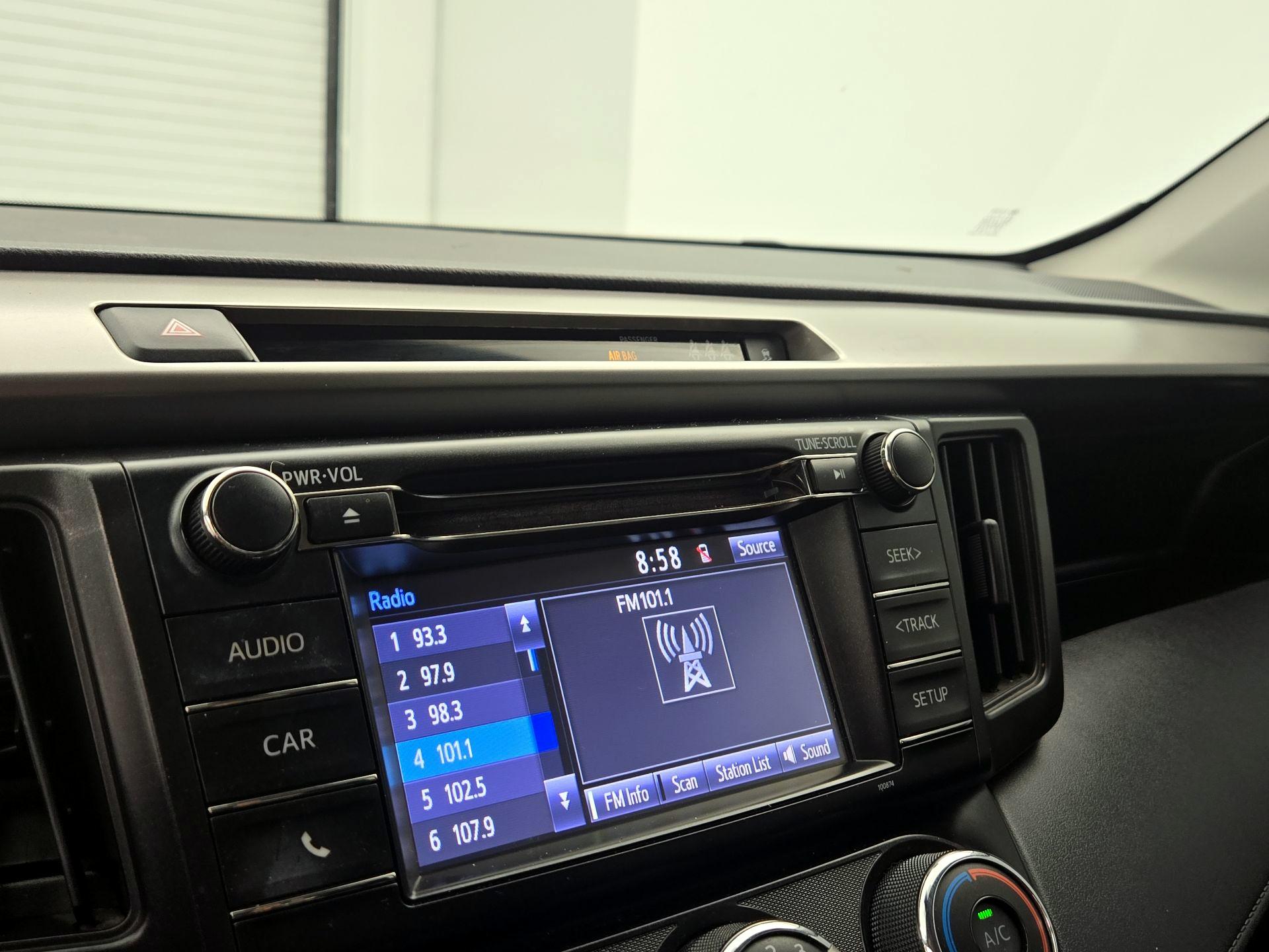 Thumbnail: 2018 Toyota RAV4 - 15