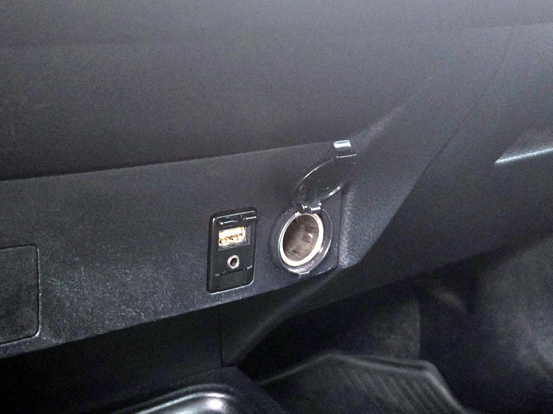 Thumbnail: 2018 Toyota RAV4 - 18