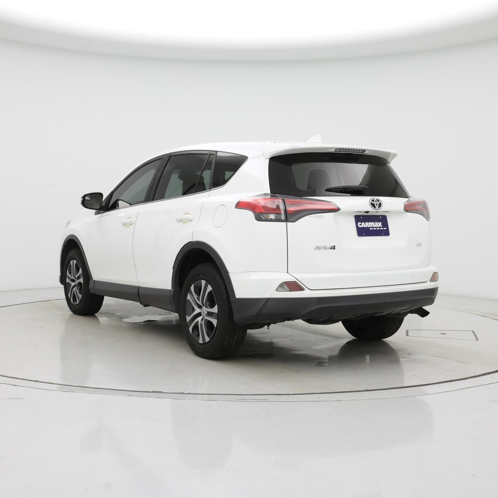 Thumbnail: 2018 Toyota RAV4 - 2