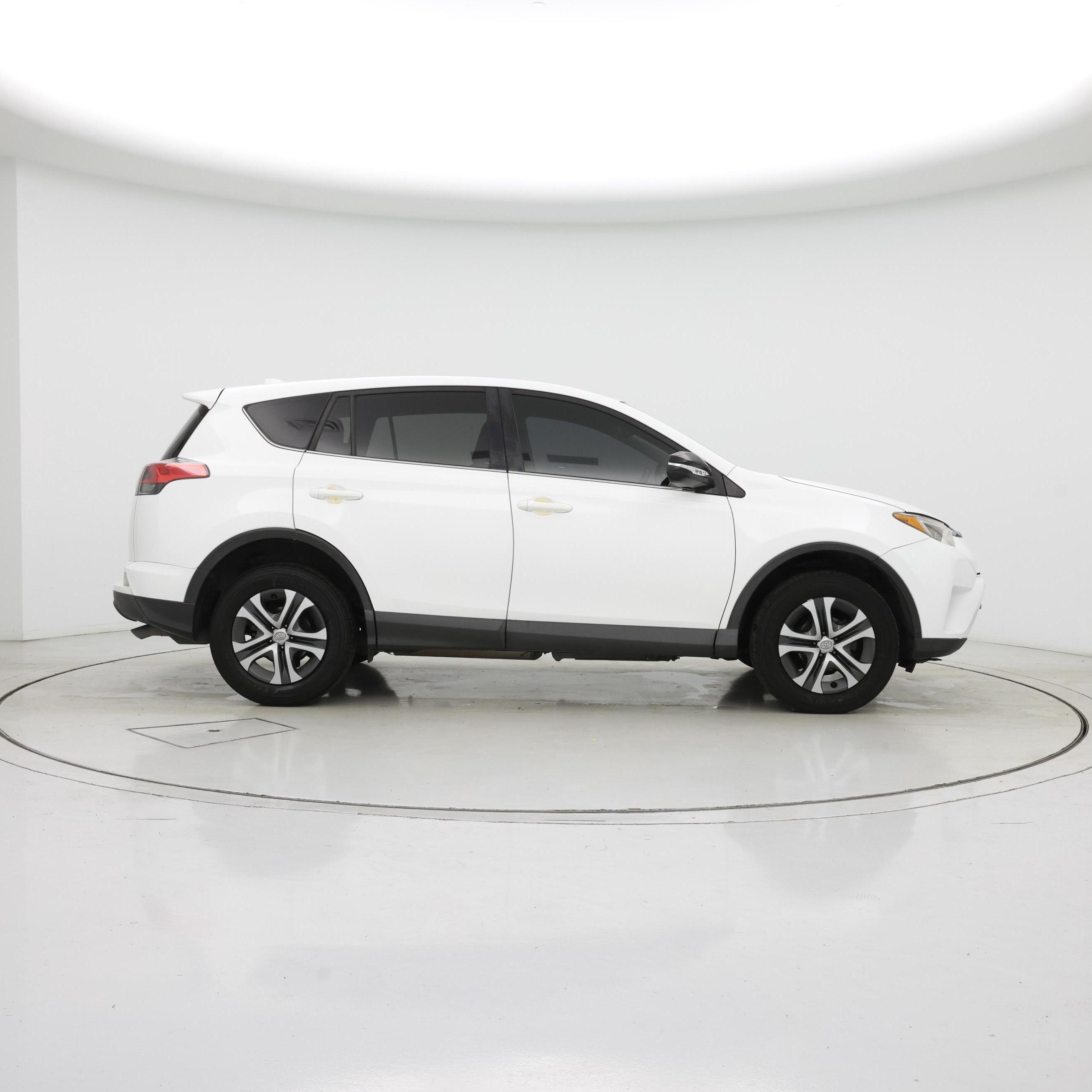 Thumbnail: 2018 Toyota RAV4 - 7