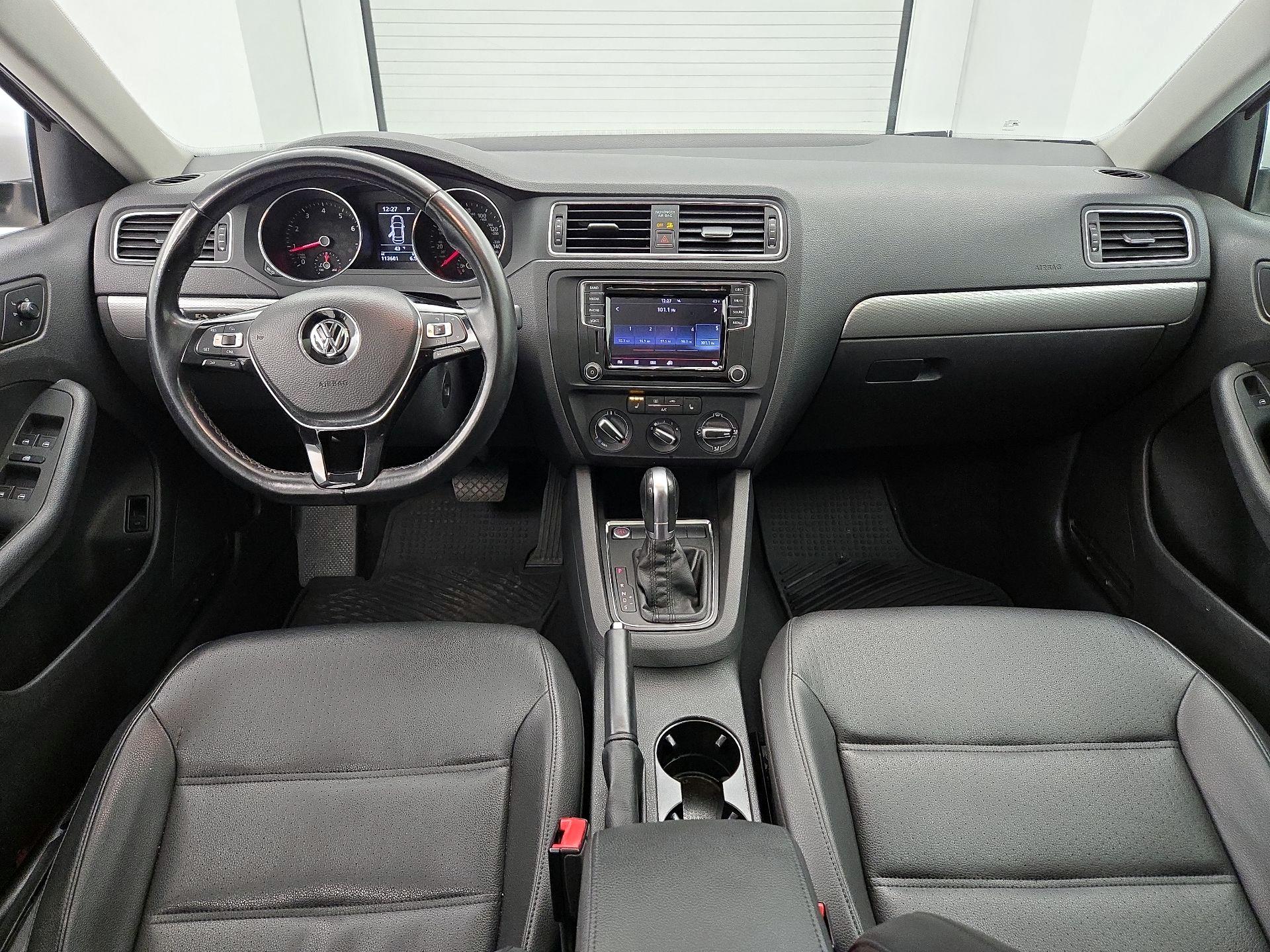 Thumbnail: 2017 Volkswagen Jetta - 9