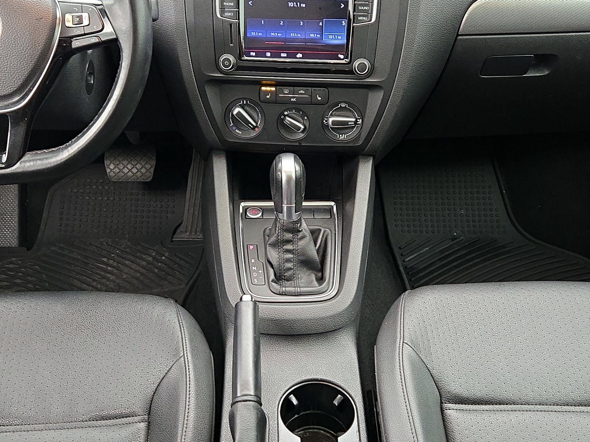 Thumbnail: 2017 Volkswagen Jetta - 17