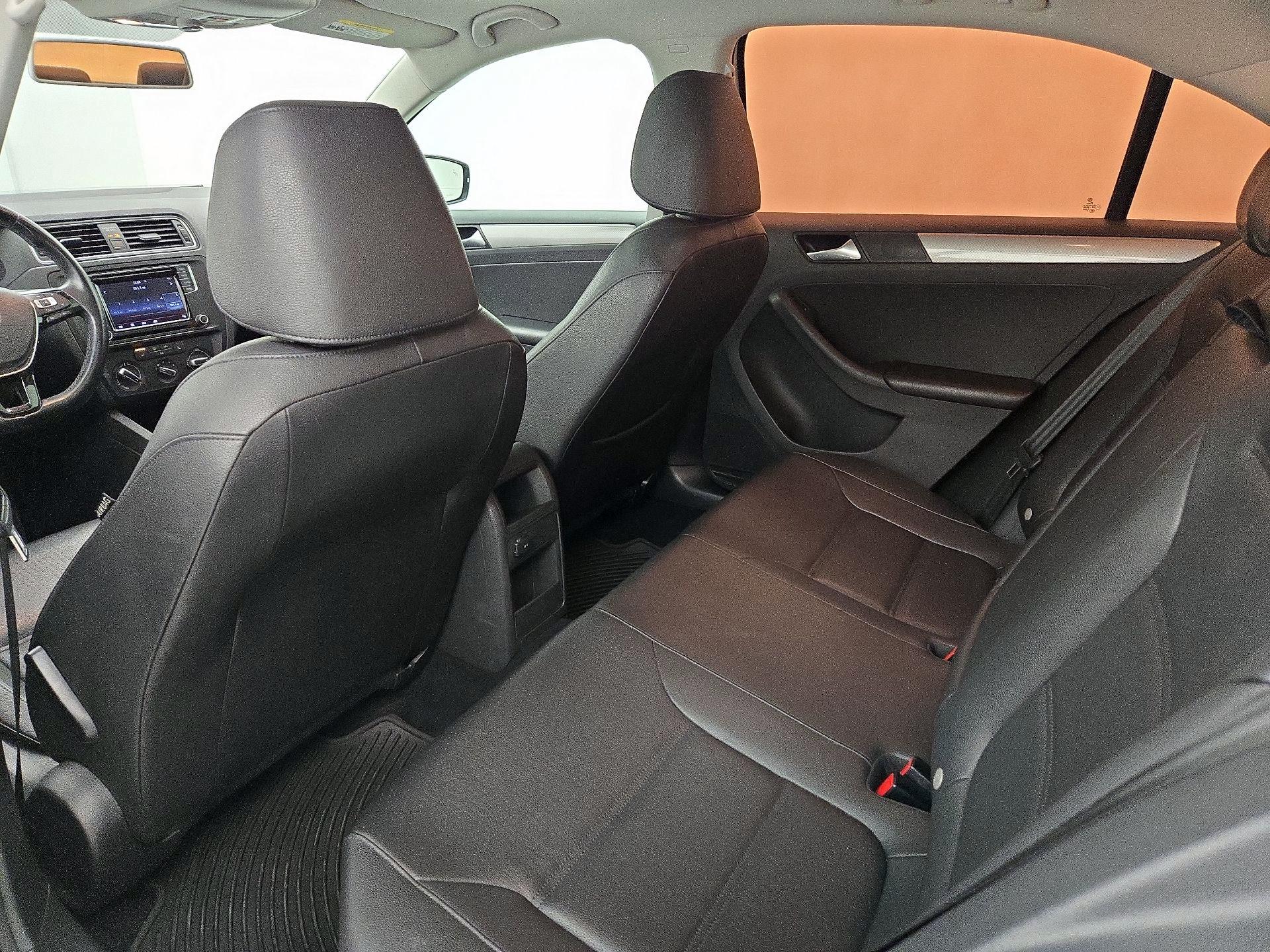 Thumbnail: 2017 Volkswagen Jetta - 20