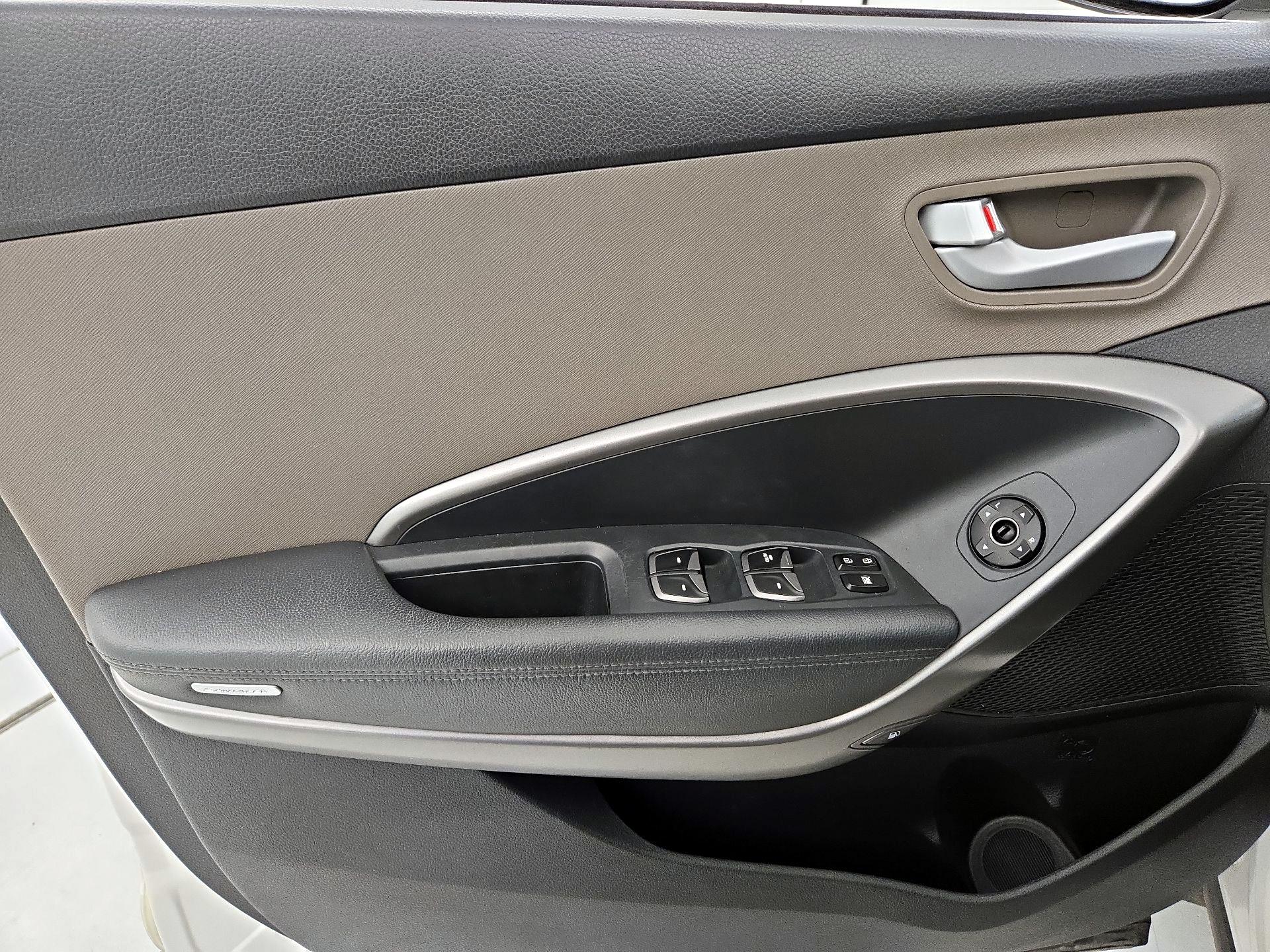 Thumbnail: 2014 Hyundai Santa Fe - 12