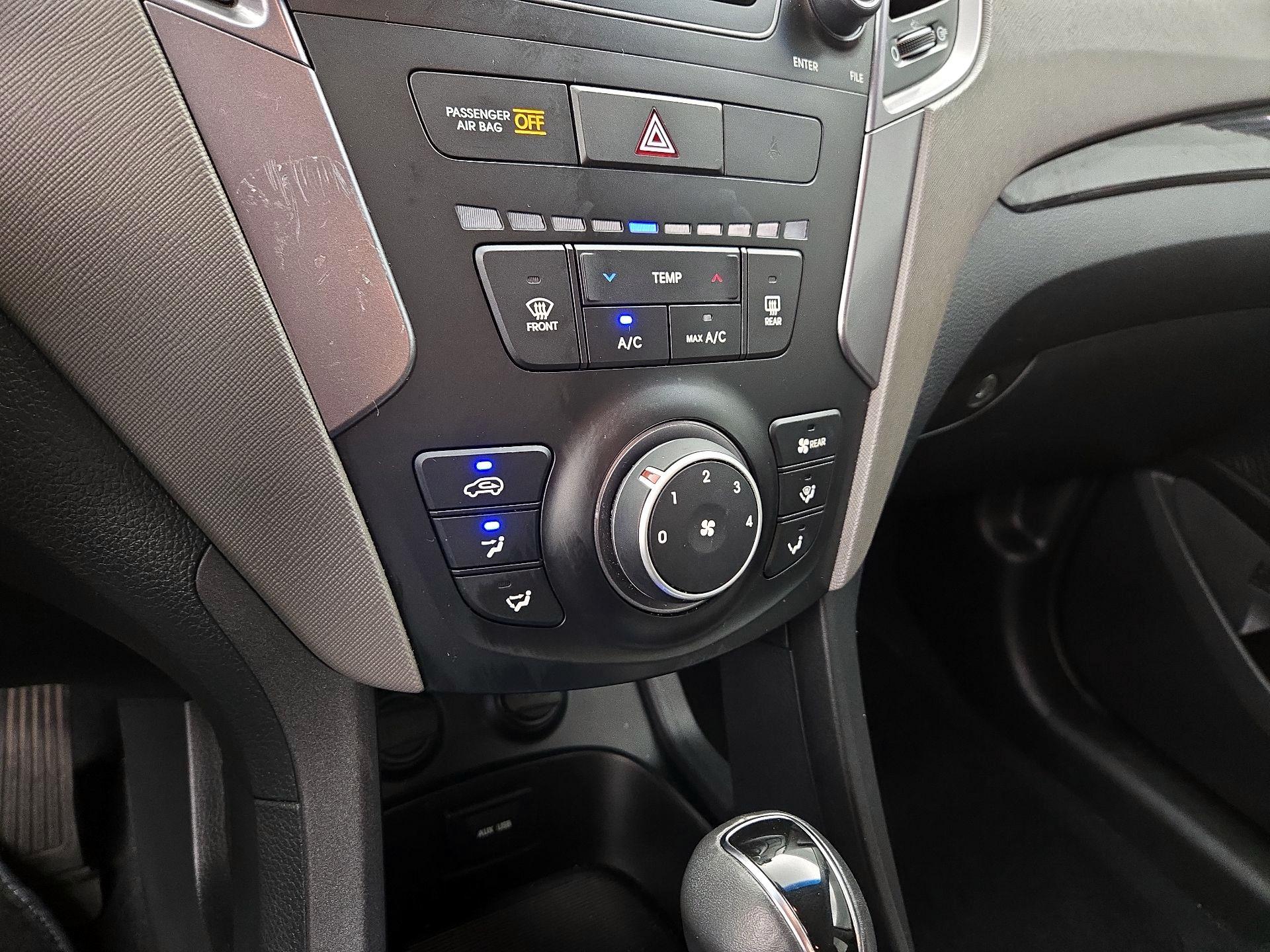 Thumbnail: 2014 Hyundai Santa Fe - 16