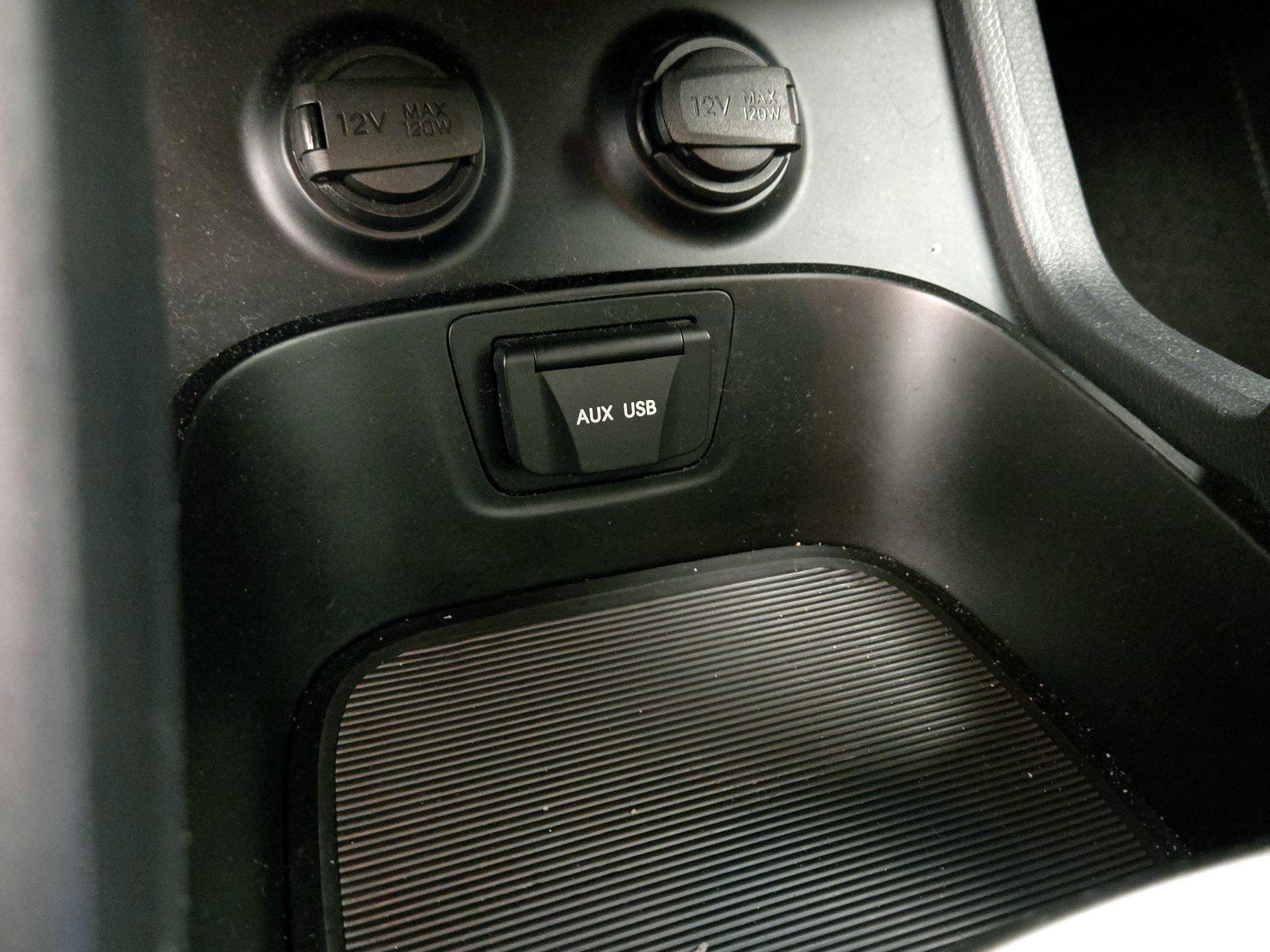 Thumbnail: 2014 Hyundai Santa Fe - 18