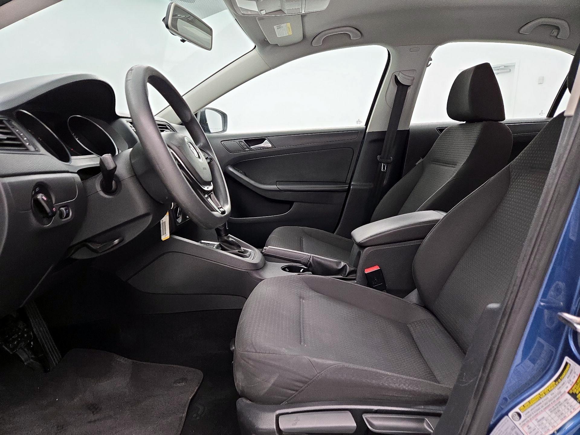 Thumbnail: 2015 Volkswagen Jetta - 11