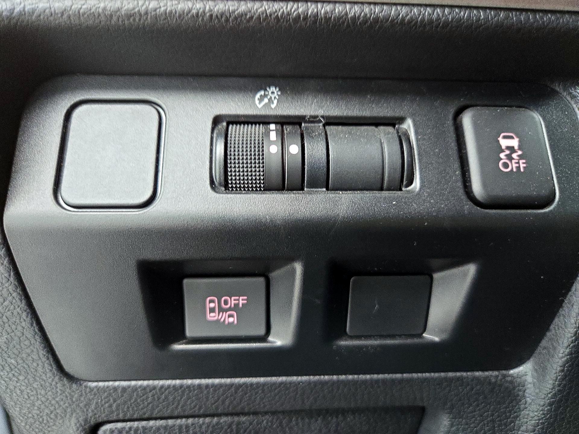 Thumbnail: 2016 Subaru XV Crosstrek - 13