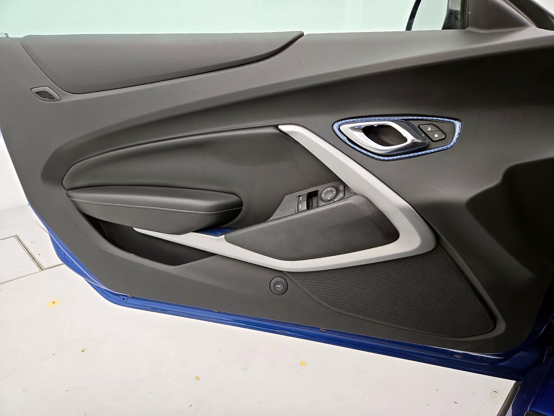 Thumbnail: 2017 Chevrolet Camaro - 12