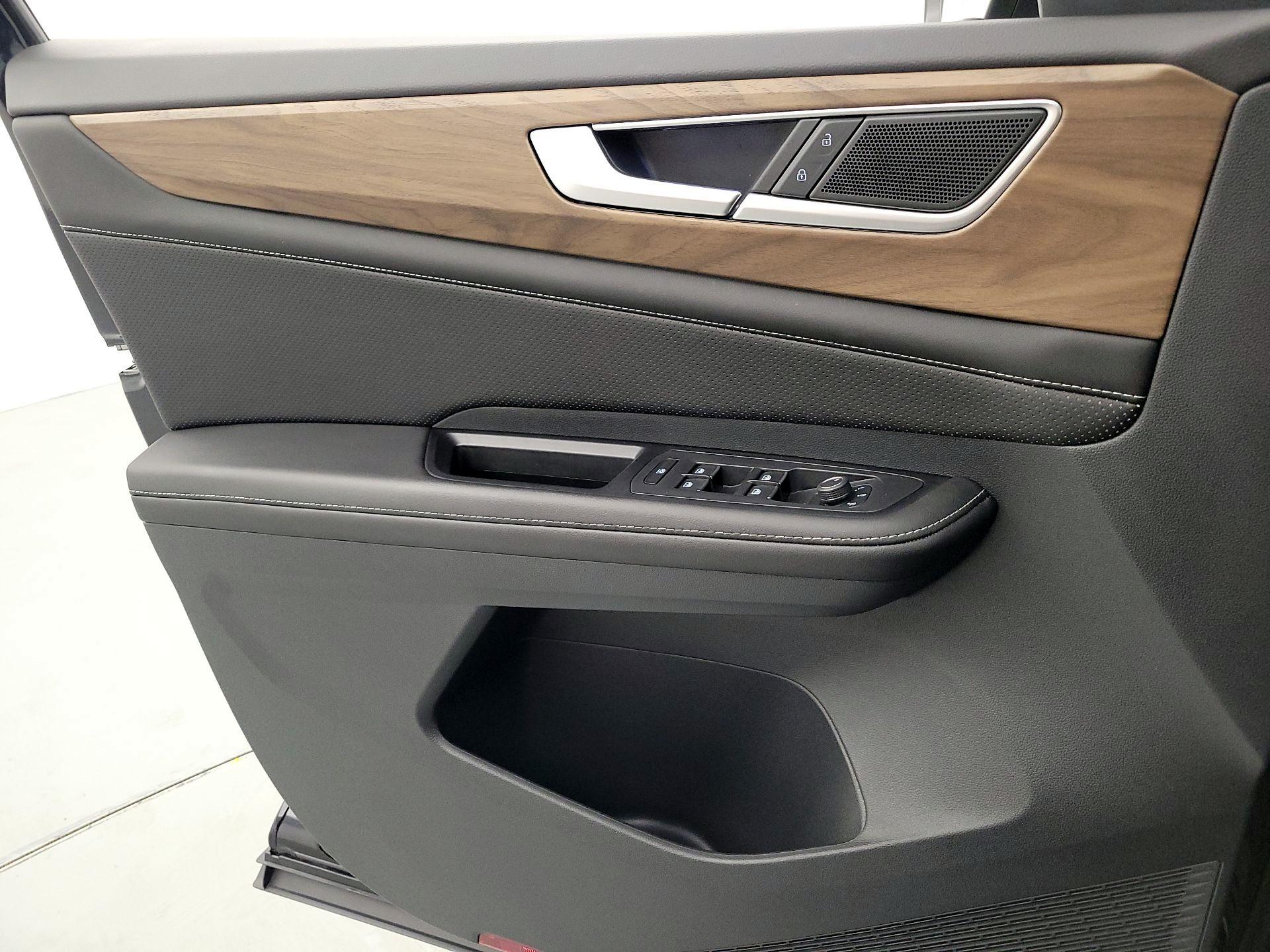 Thumbnail: 2024 Volkswagen Atlas - 12