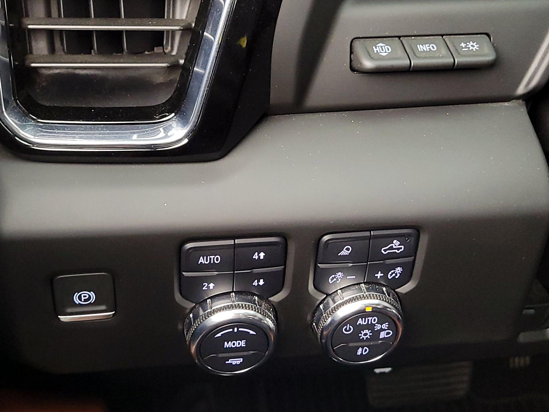 Thumbnail: 2024 GMC Sierra 2500 - 13