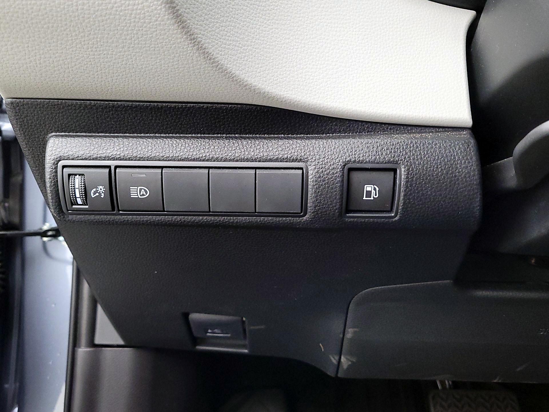 Thumbnail: 2025 Toyota Corolla - 13