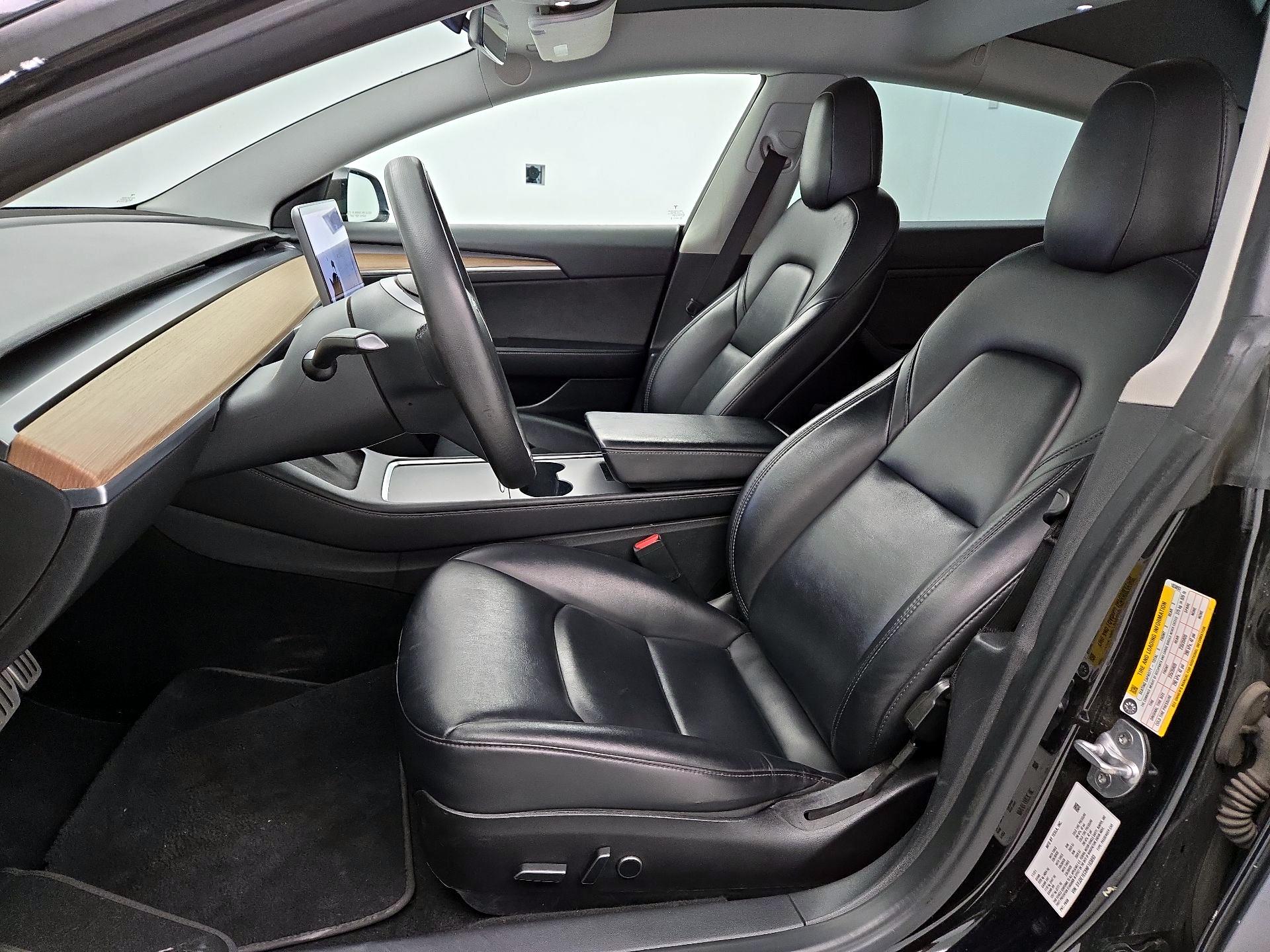 Thumbnail: 2022 Tesla Model 3 - 11