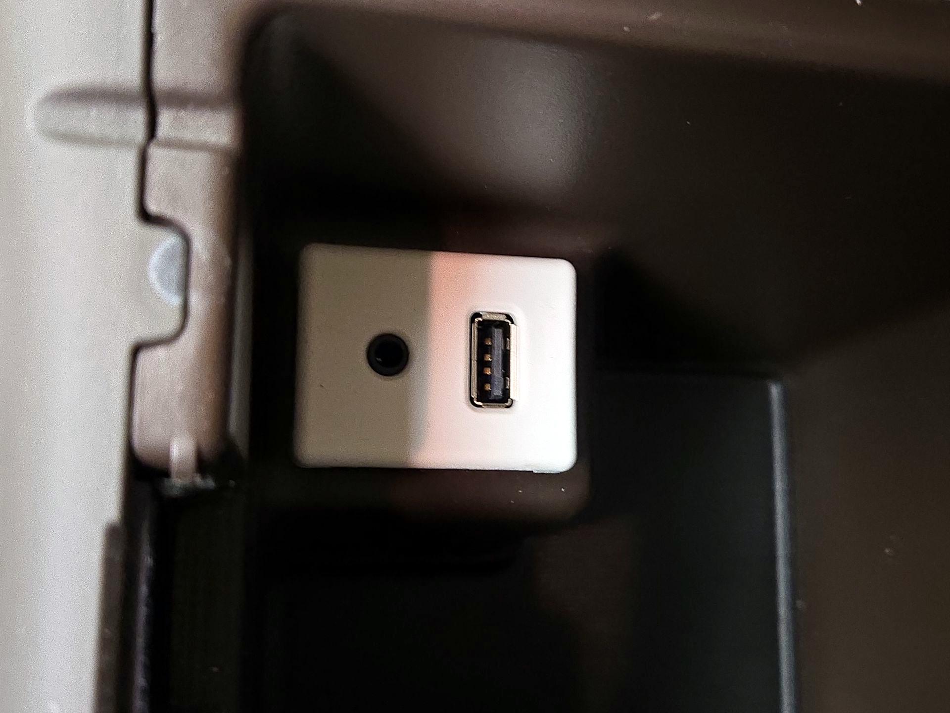 Thumbnail: 2016 Buick Verano - 19