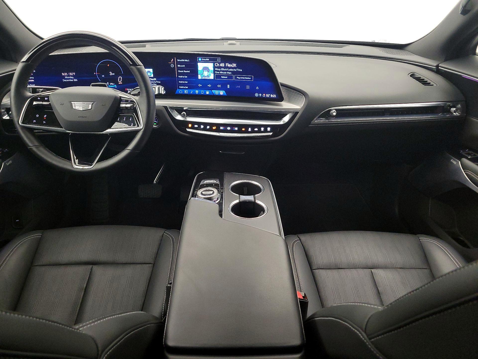 Thumbnail: 2024 Cadillac Lyriq - 9