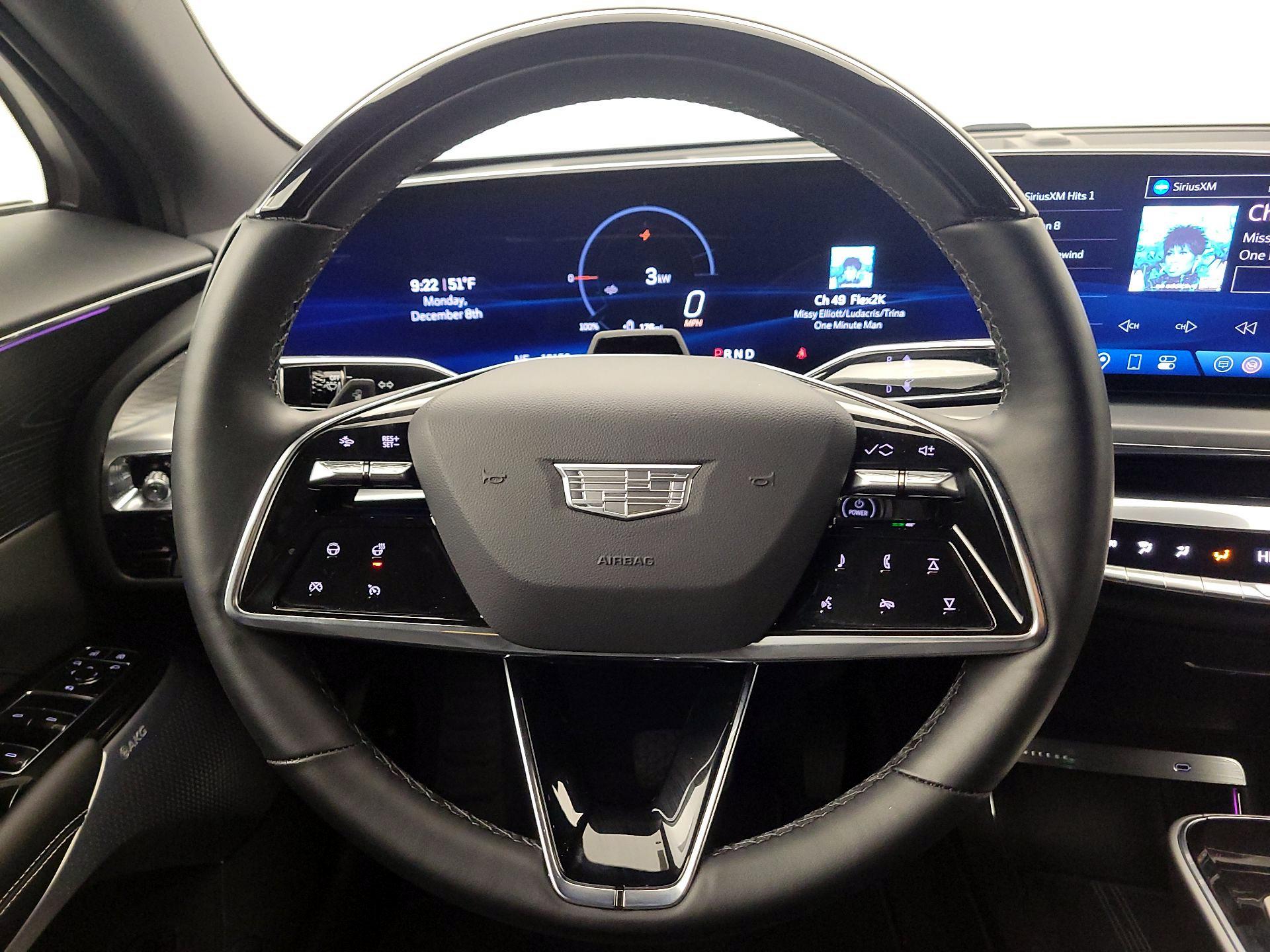 Thumbnail: 2024 Cadillac Lyriq - 10