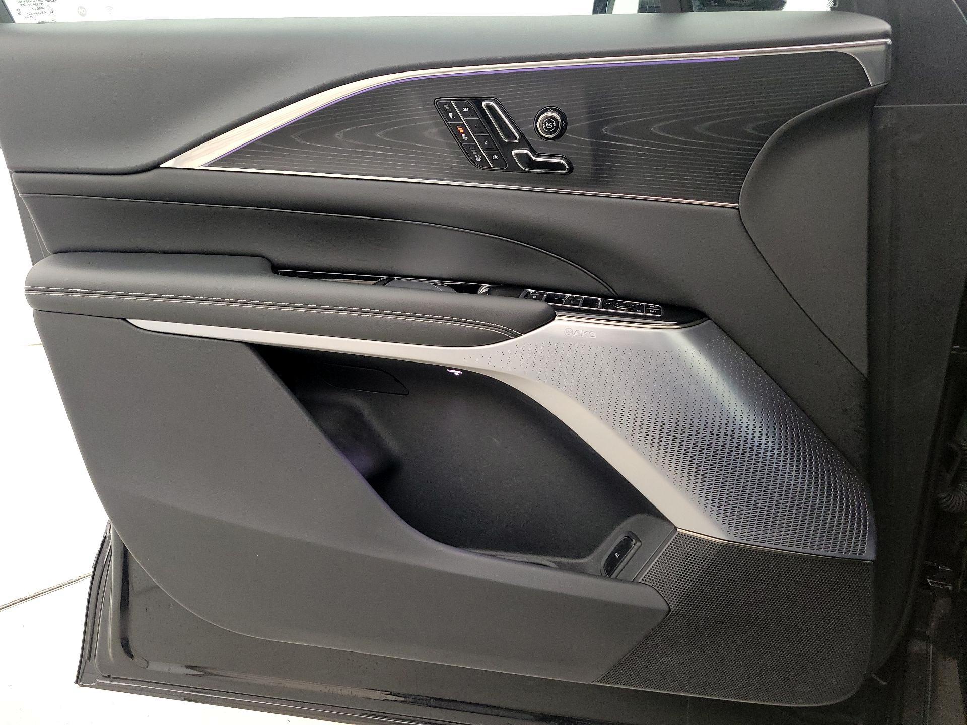 Thumbnail: 2024 Cadillac Lyriq - 12