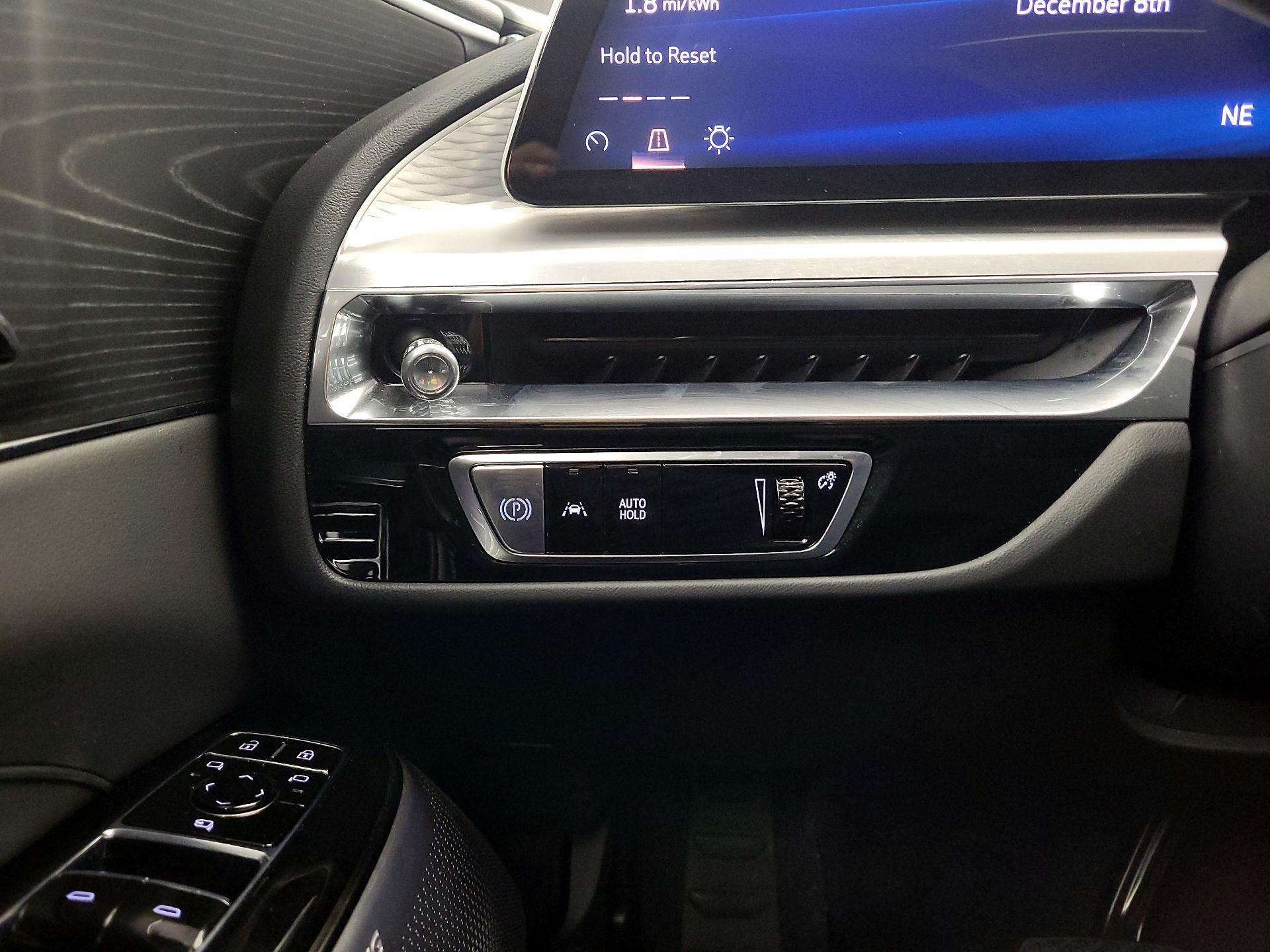 Thumbnail: 2024 Cadillac Lyriq - 13