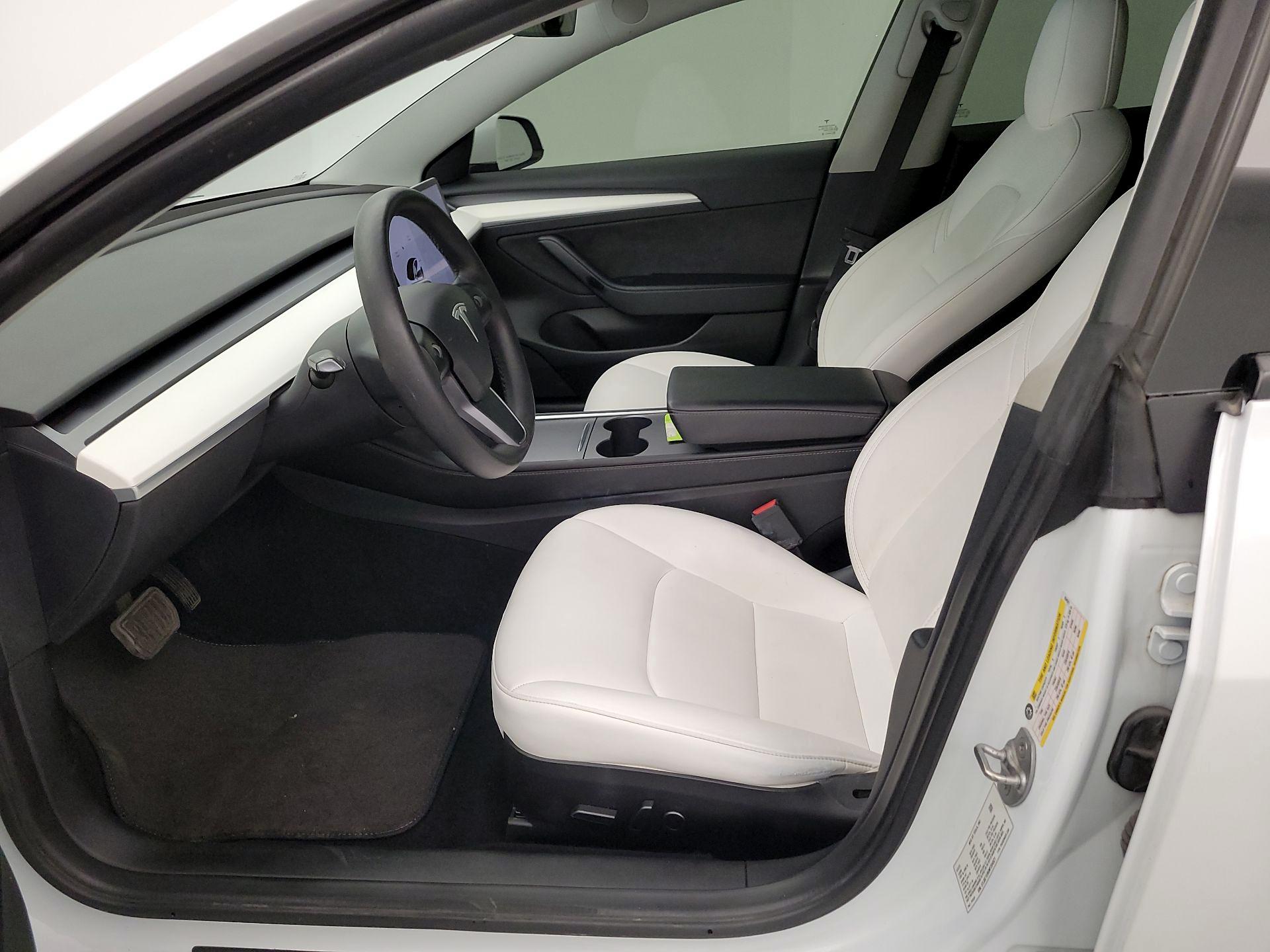 Thumbnail: 2022 Tesla Model 3 - 11