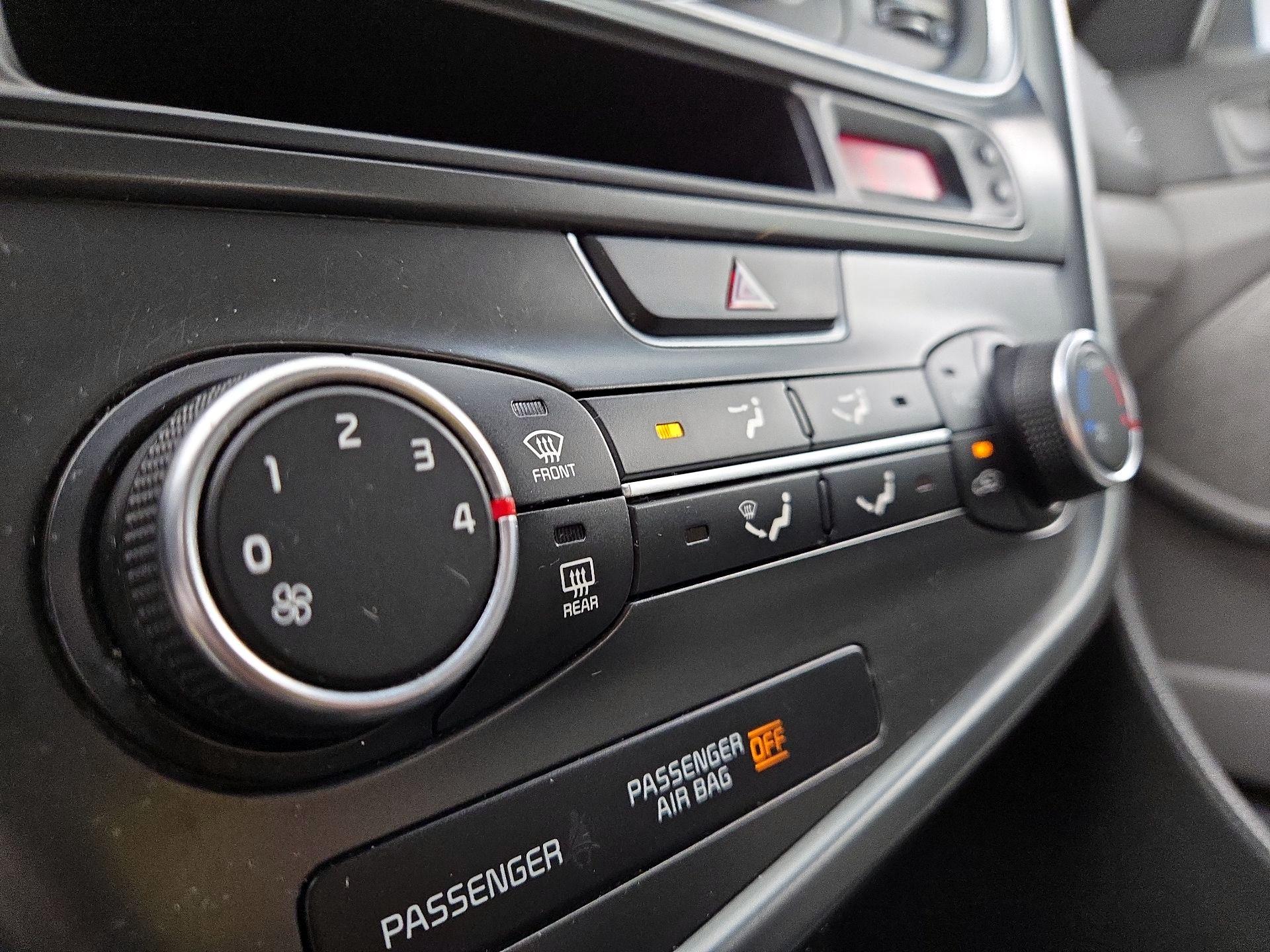 Thumbnail: 2015 Kia Optima - 16