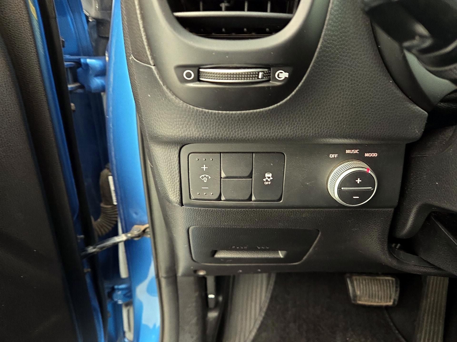 Thumbnail: 2015 Kia Soul - 13