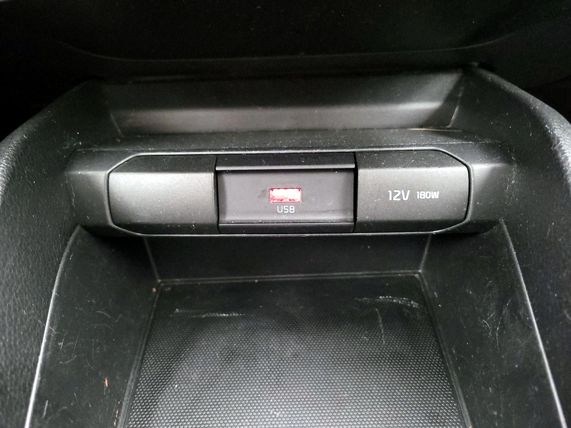 Thumbnail: 2021 Kia Rio - 18