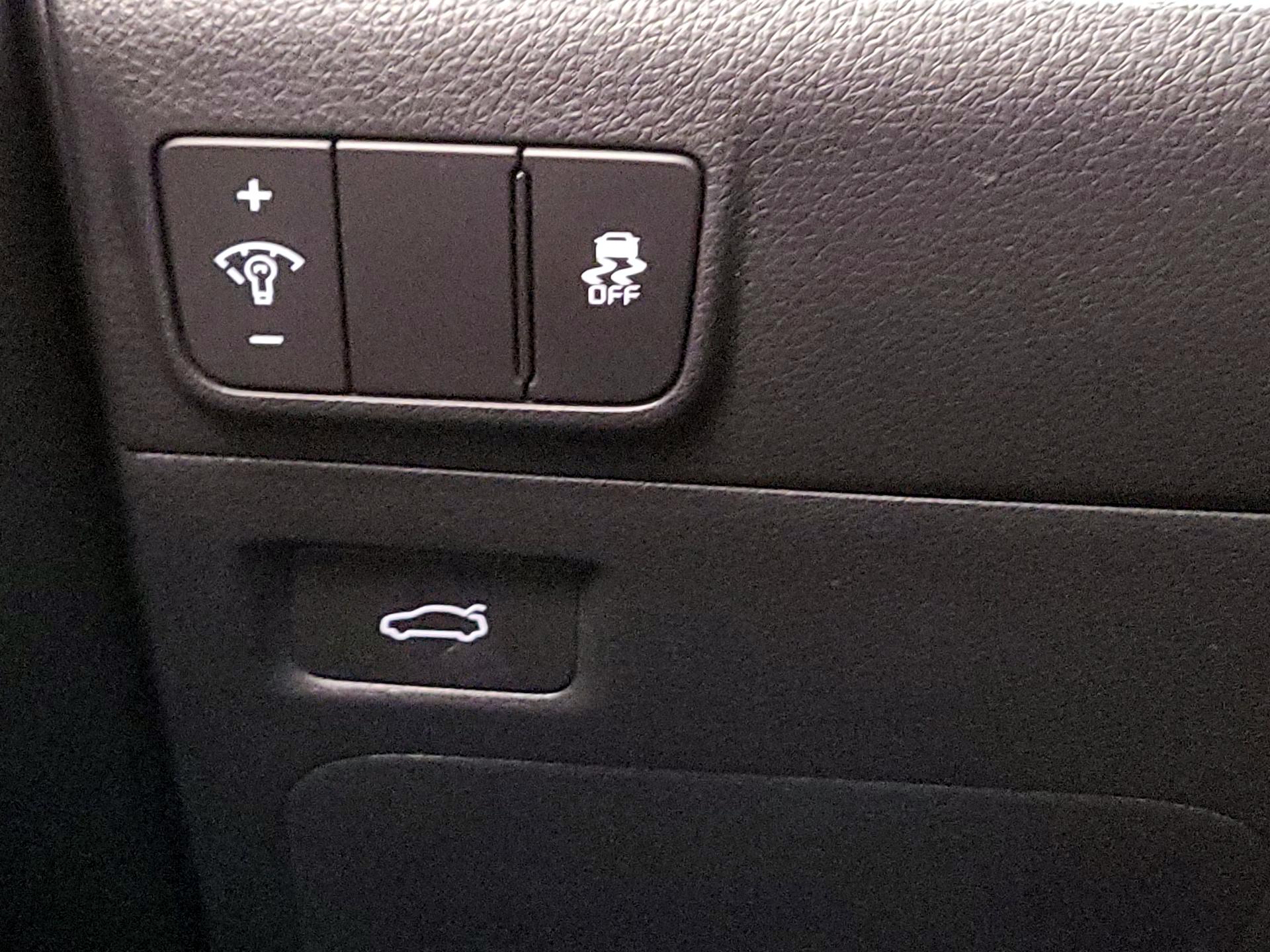 Thumbnail: 2025 Kia K5 - 13