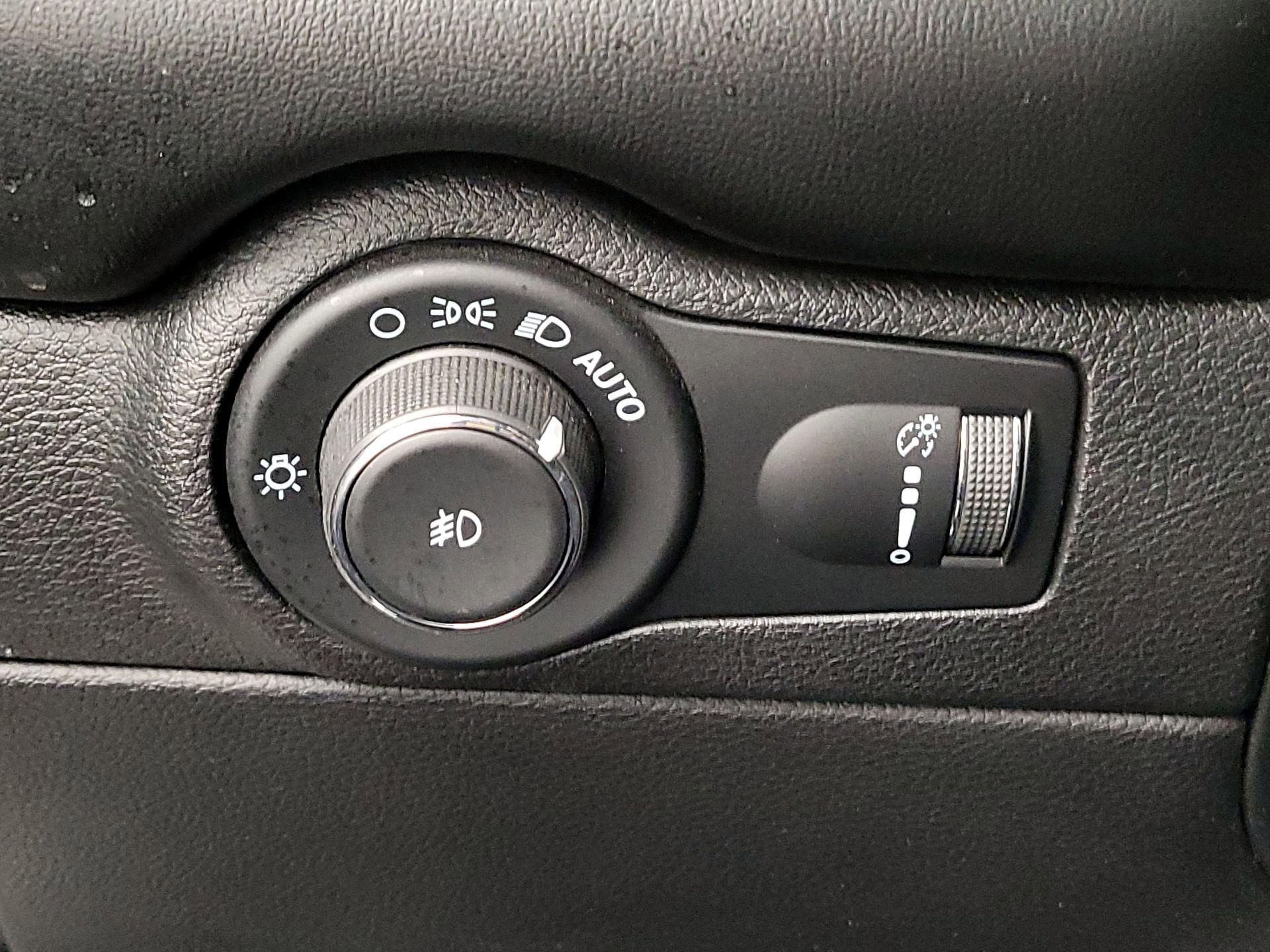 Thumbnail: 2021 Dodge Durango - 13