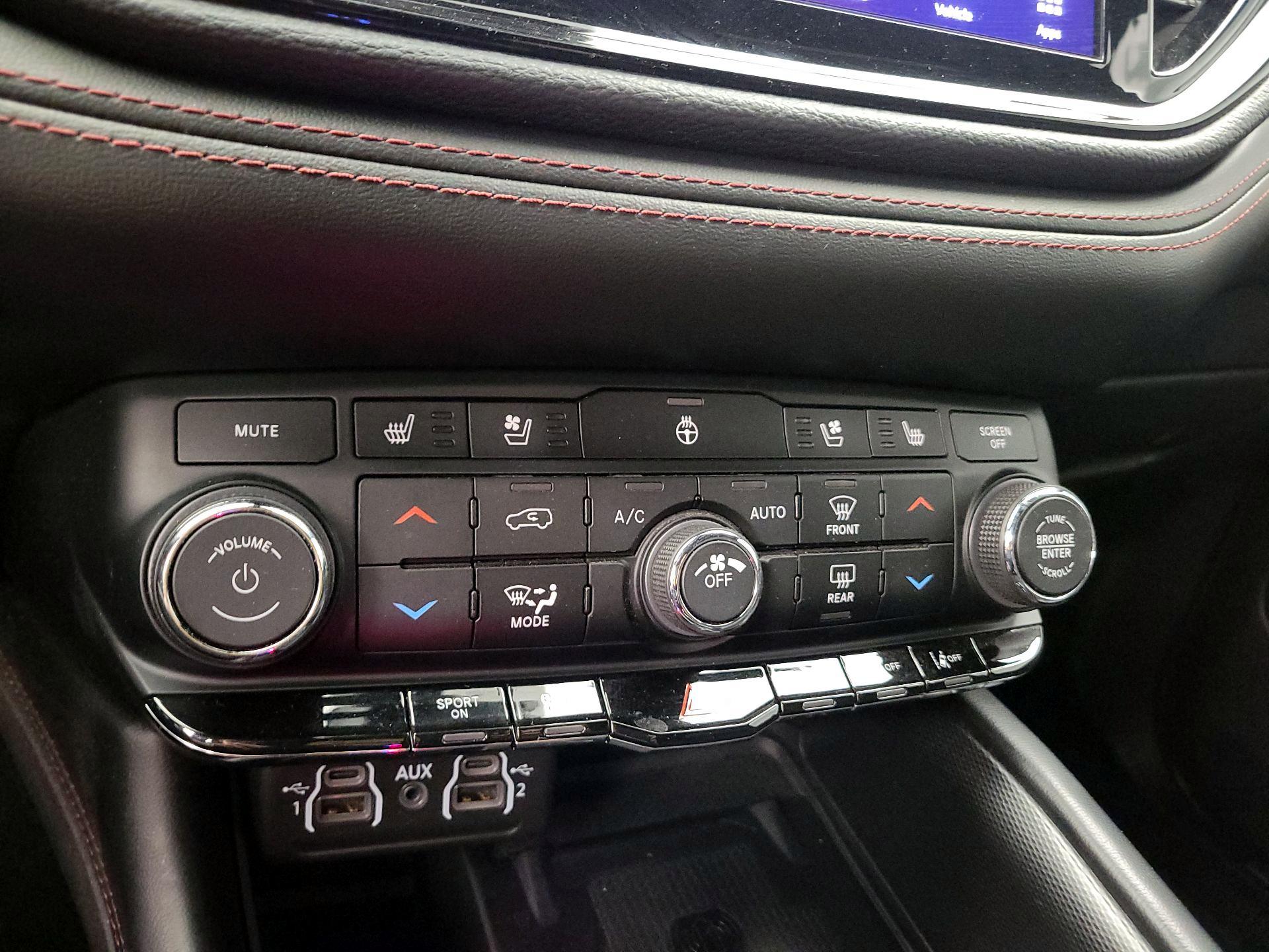 Thumbnail: 2021 Dodge Durango - 17