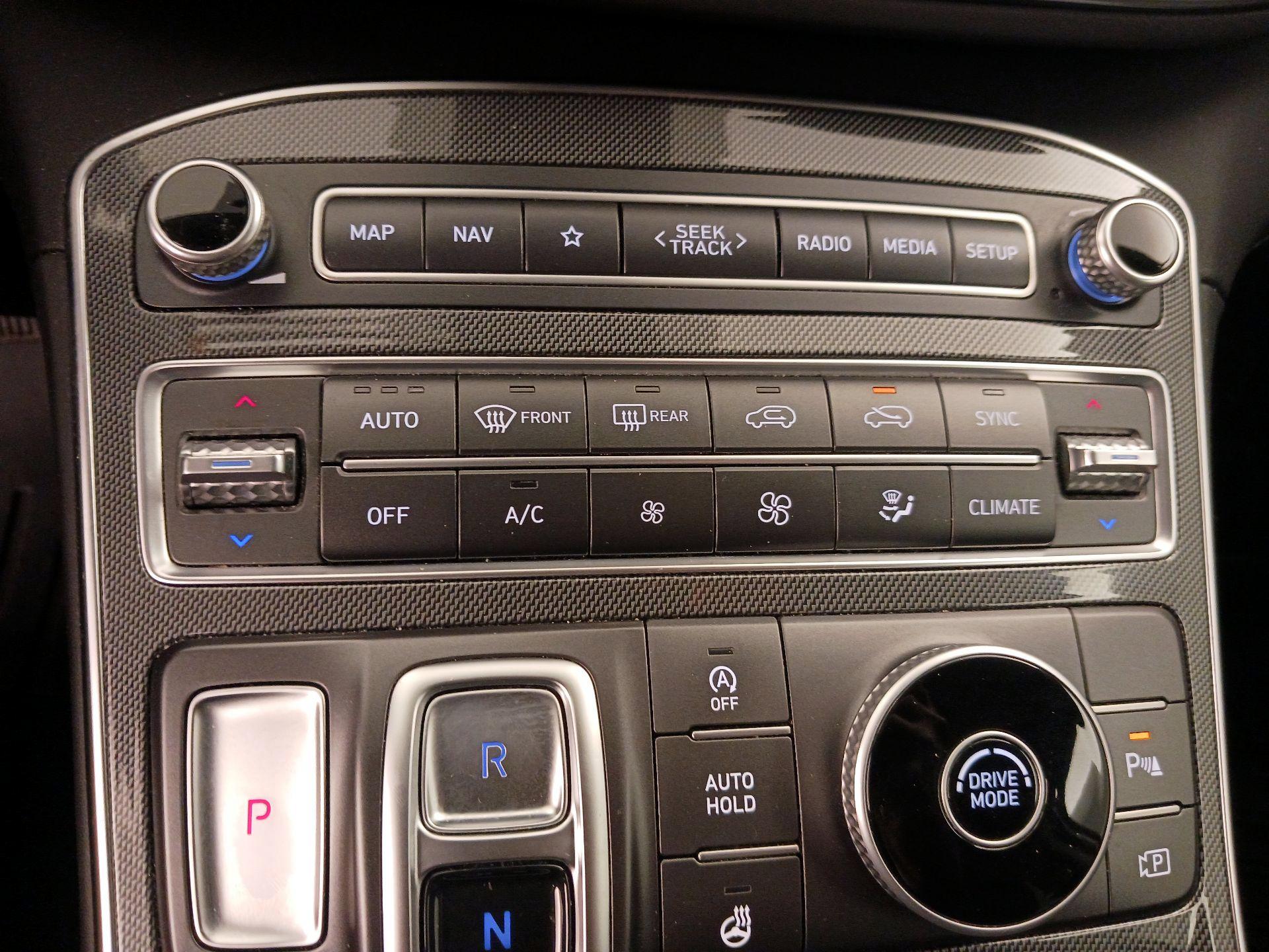 Thumbnail: 2021 Hyundai Santa Fe - 17