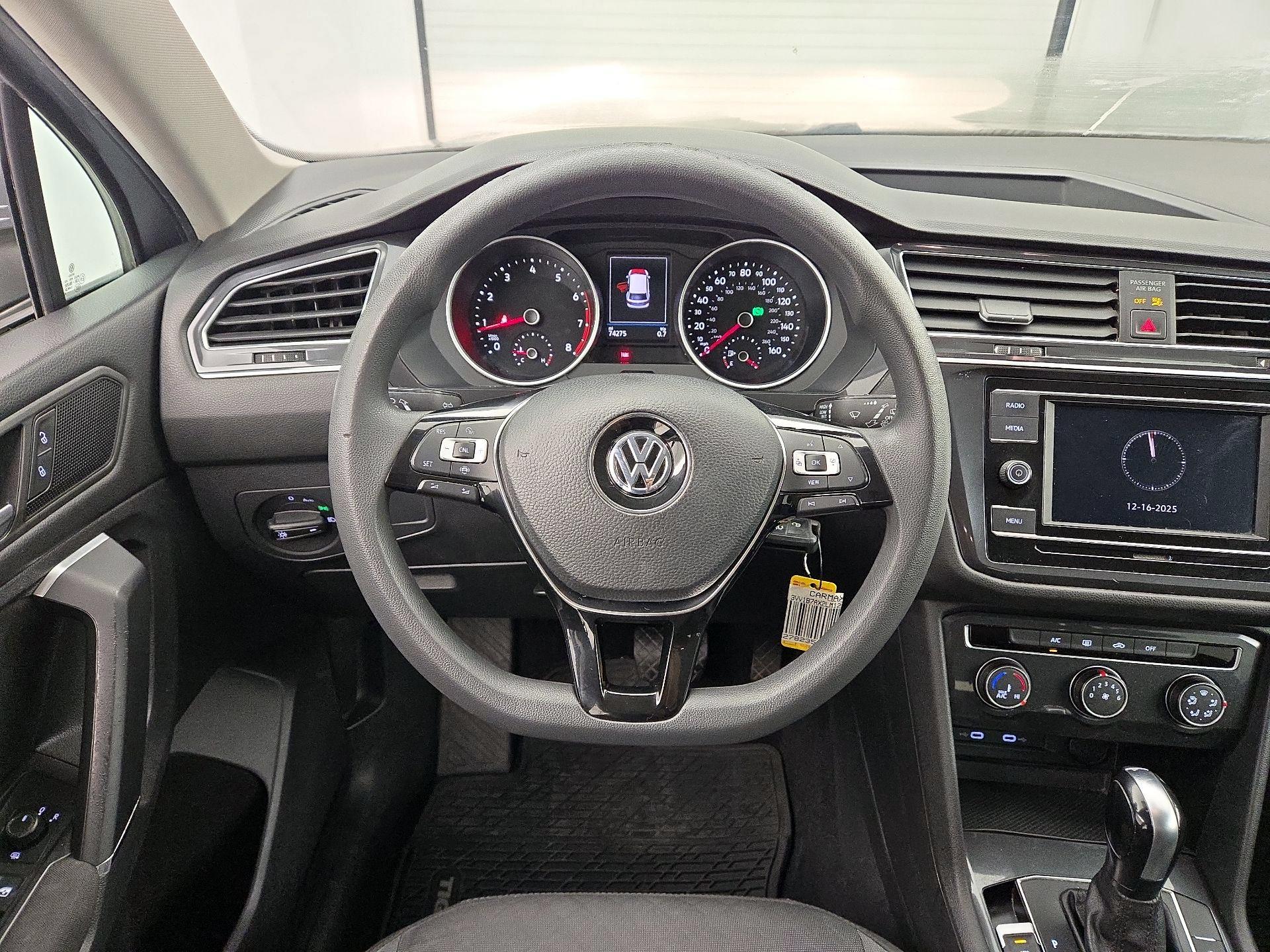 Thumbnail: 2020 Volkswagen Tiguan - 10