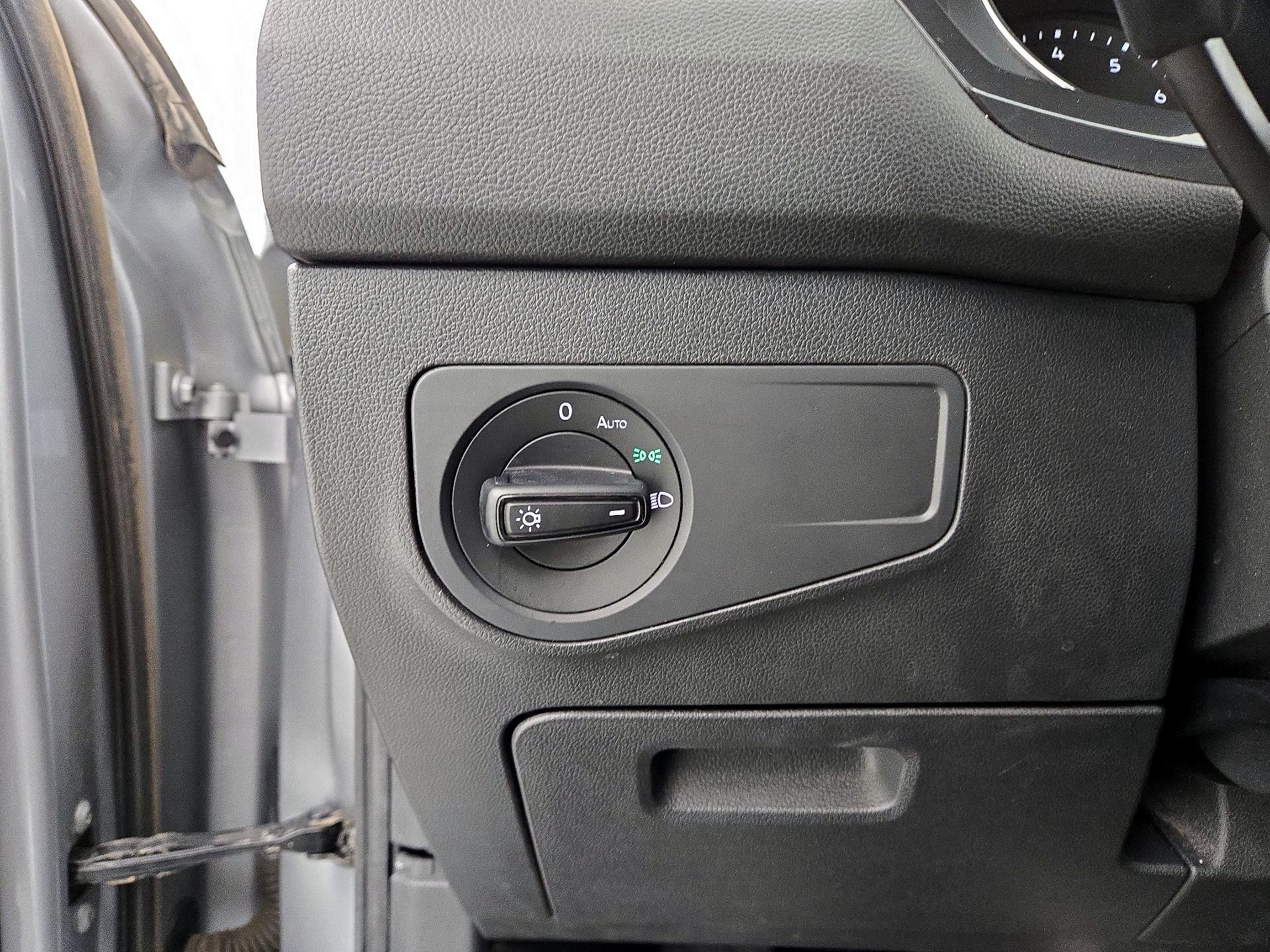 Thumbnail: 2020 Volkswagen Tiguan - 13