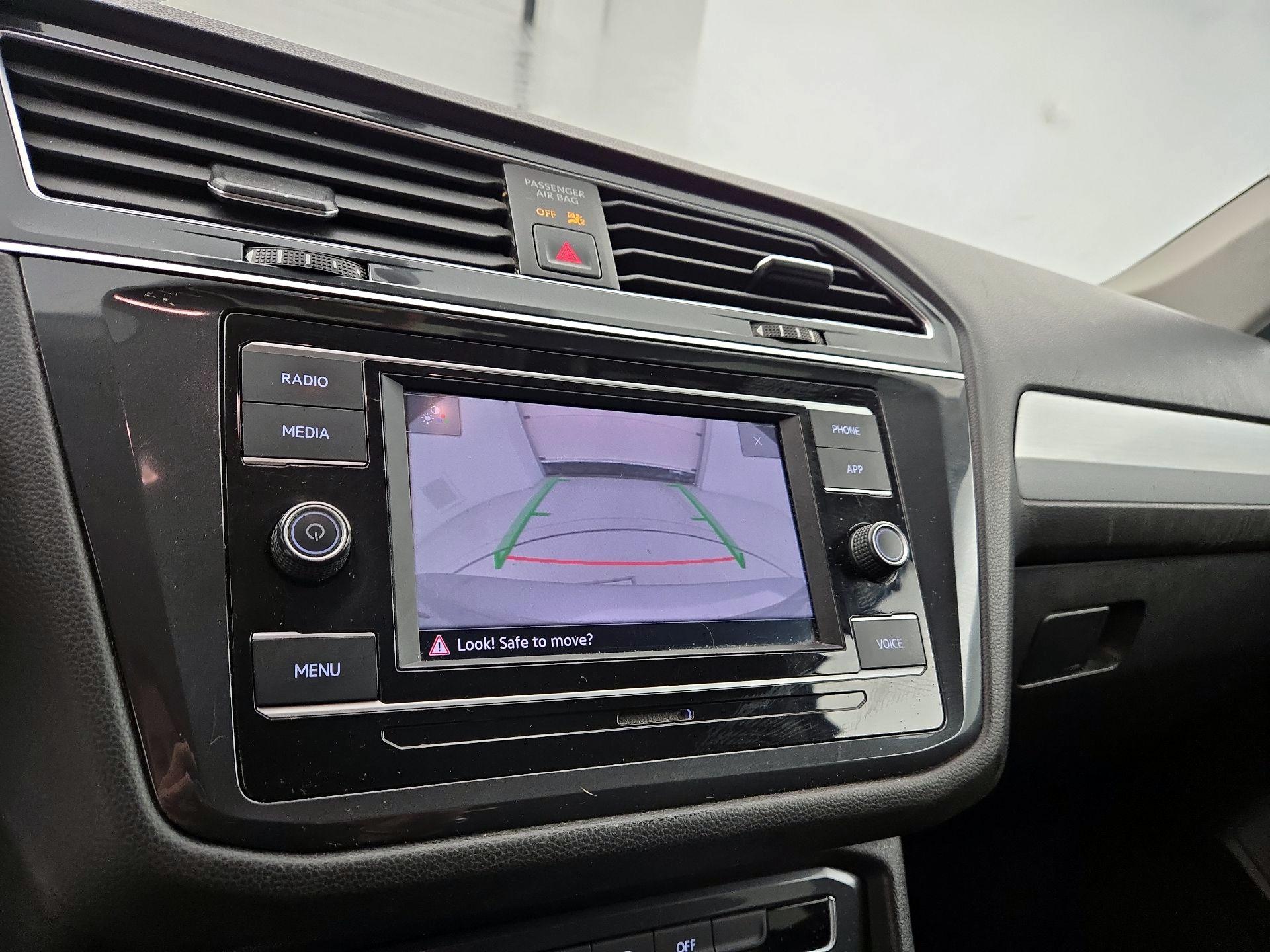 Thumbnail: 2020 Volkswagen Tiguan - 14