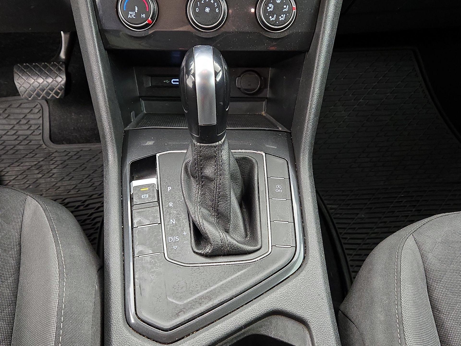 Thumbnail: 2020 Volkswagen Tiguan - 17