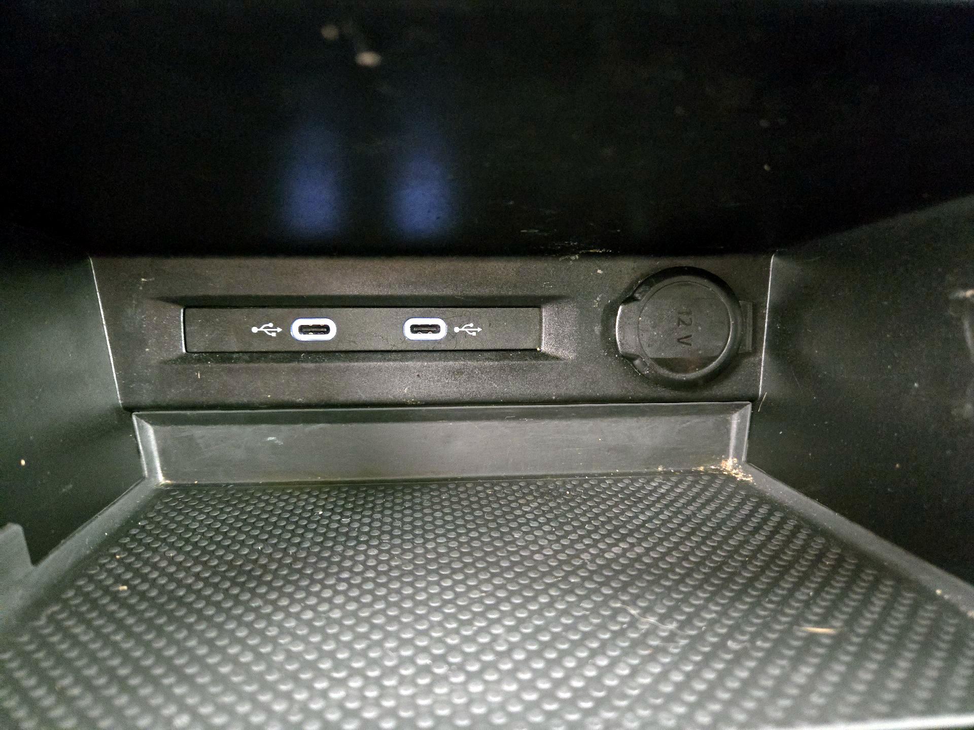 Thumbnail: 2020 Volkswagen Tiguan - 18