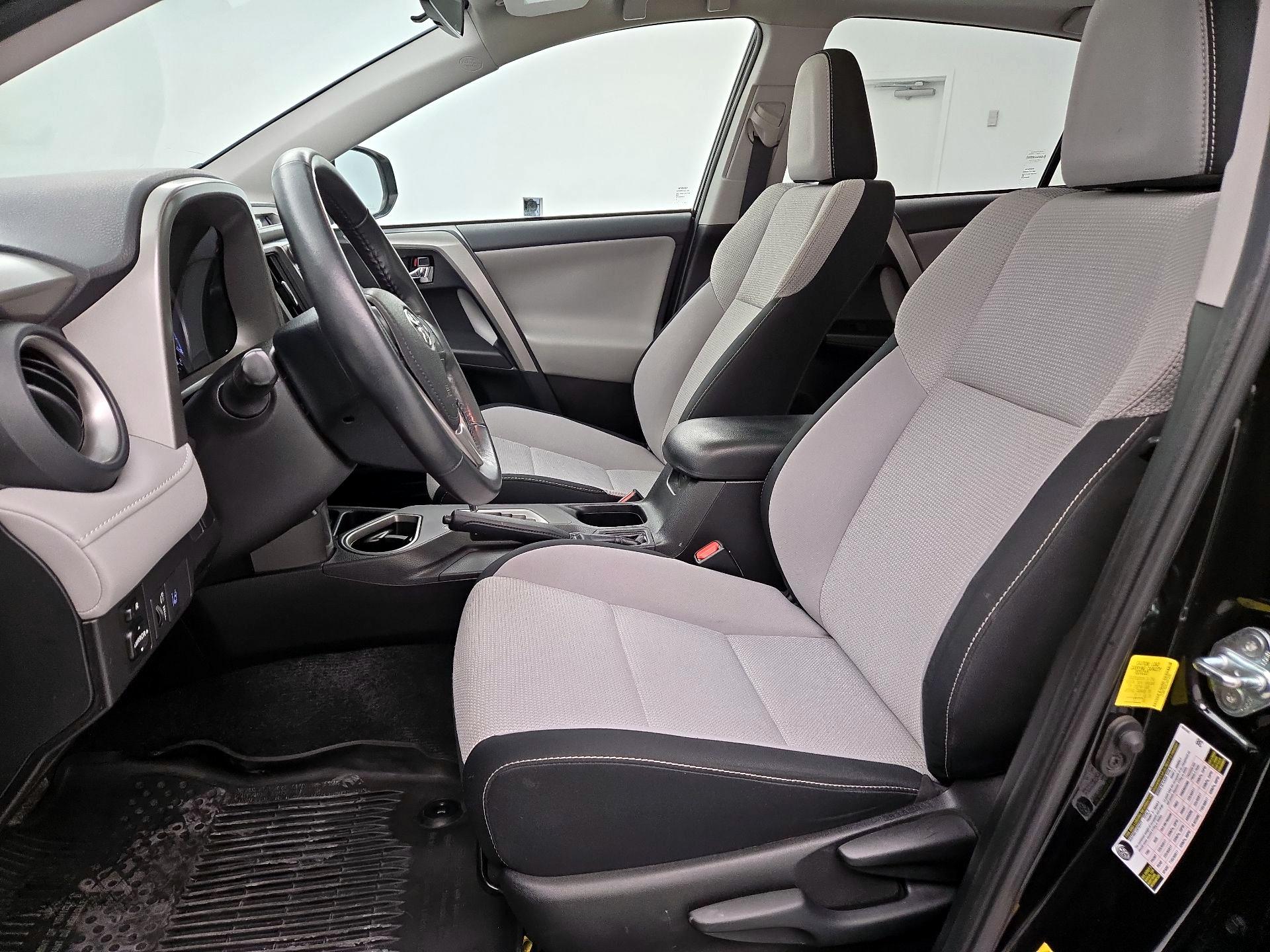 Thumbnail: 2018 Toyota RAV4 - 11