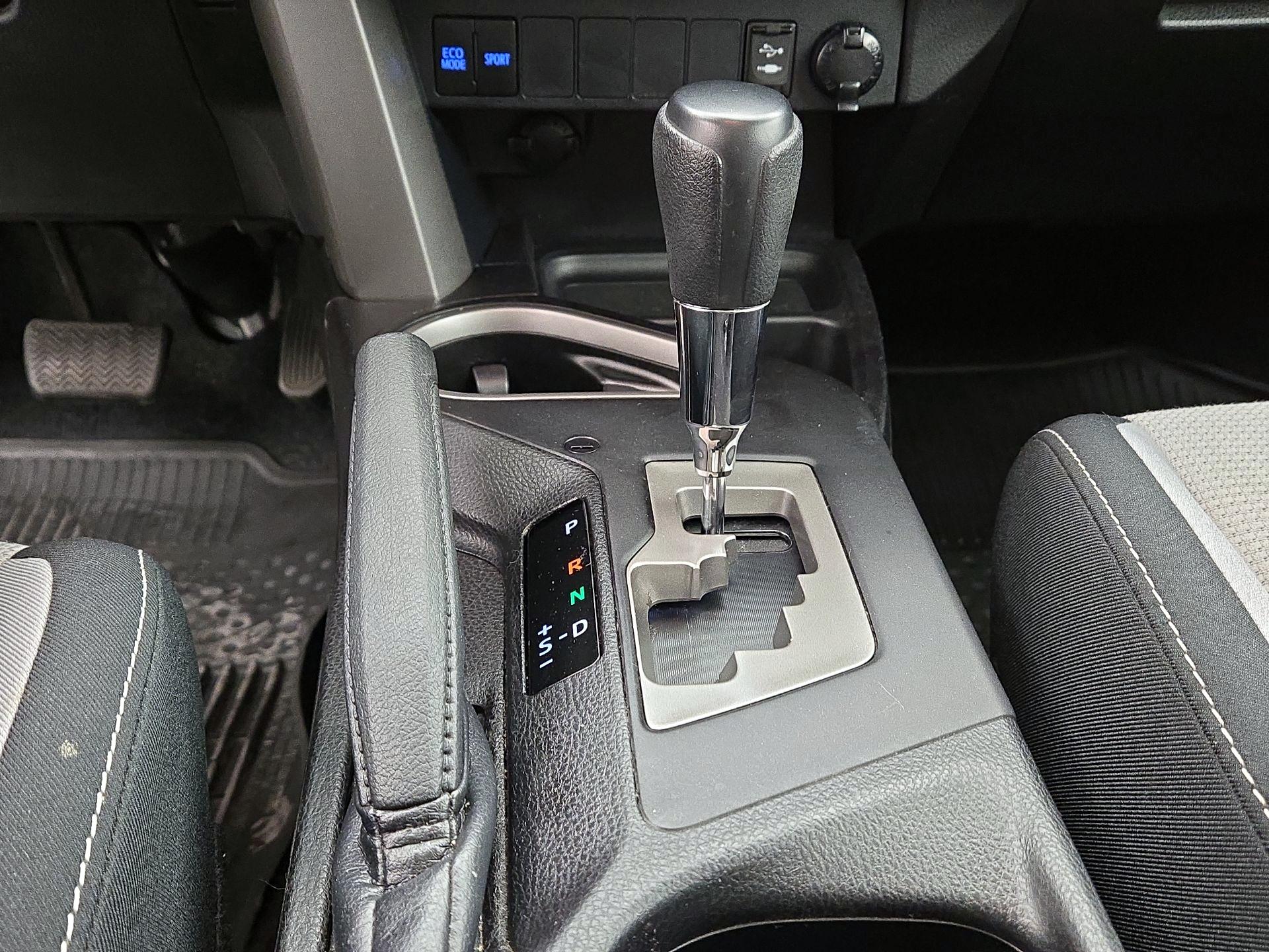 Thumbnail: 2018 Toyota RAV4 - 17