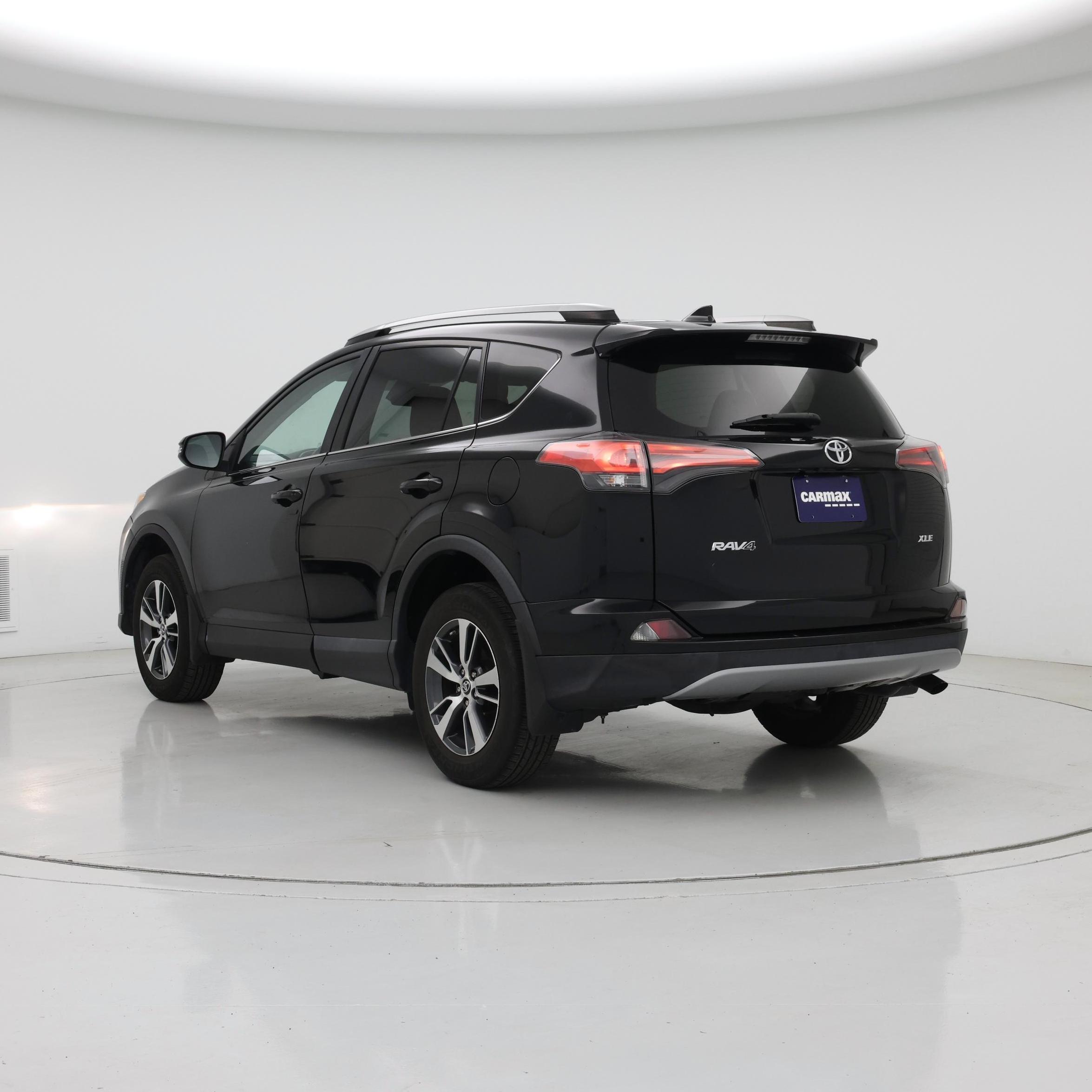 Thumbnail: 2018 Toyota RAV4 - 2