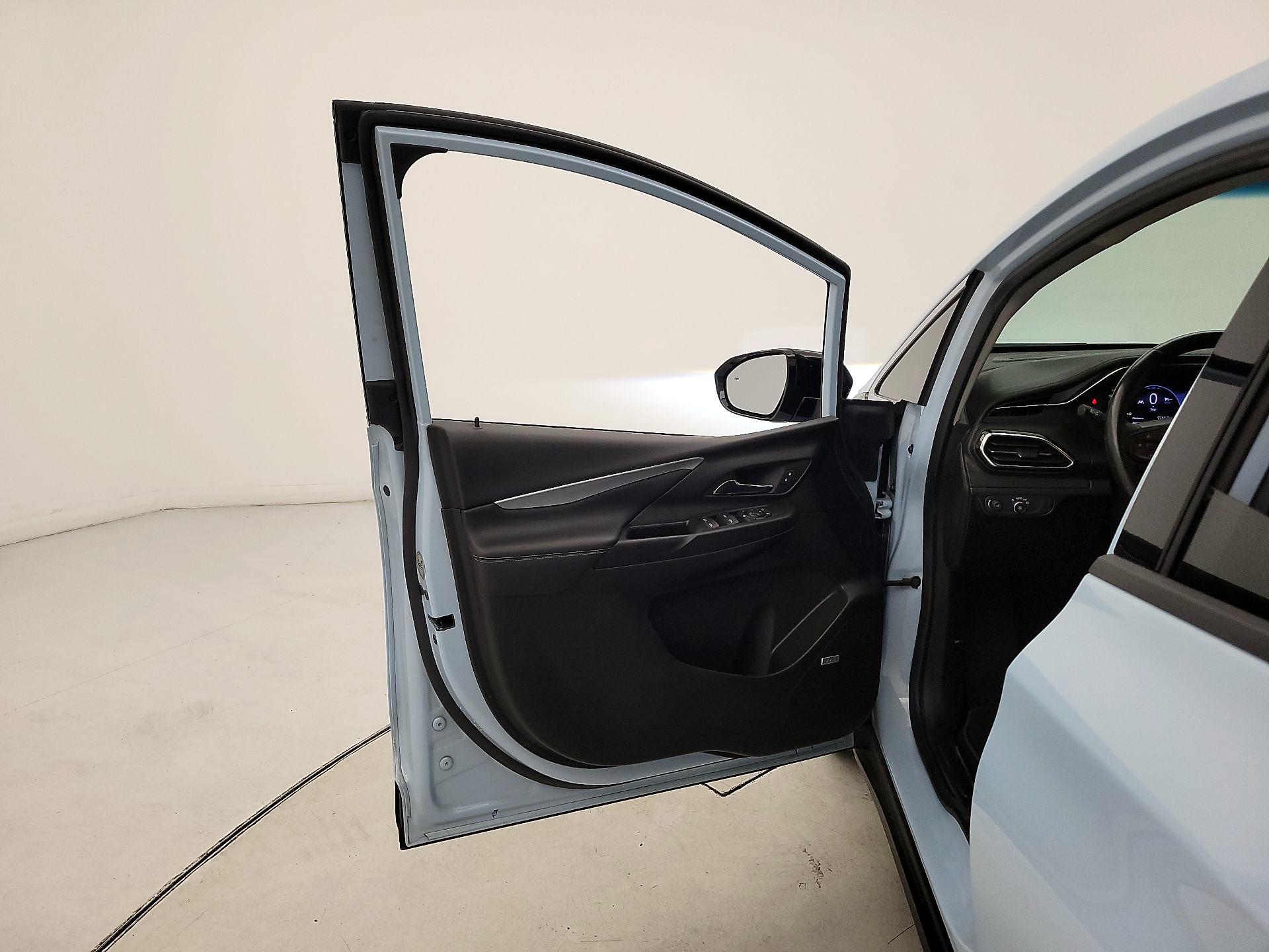 Thumbnail: 2022 Chevrolet Bolt EV - 12