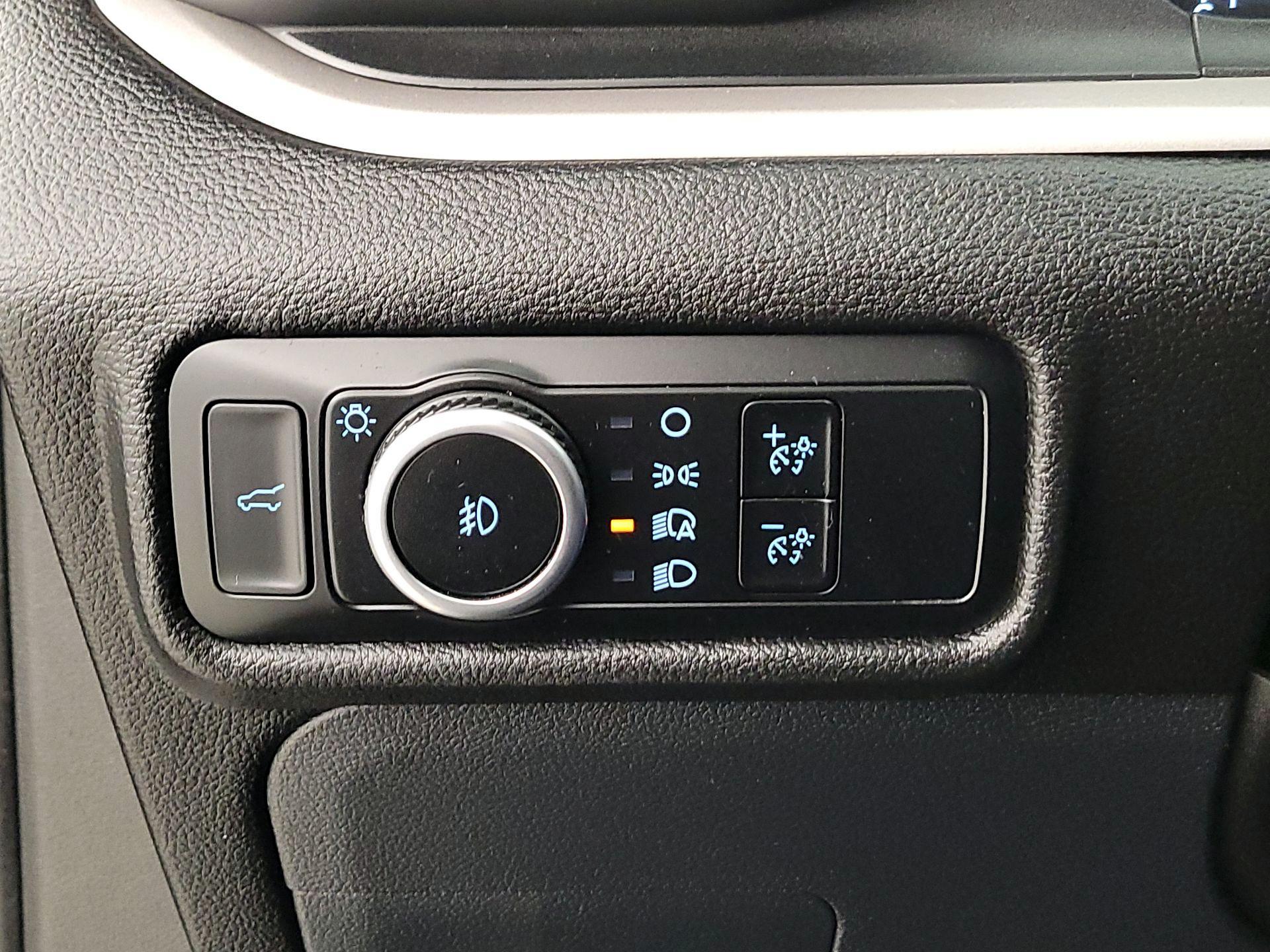 Thumbnail: 2023 Ford Explorer - 13