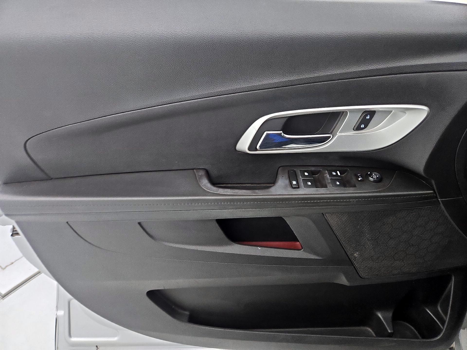 Thumbnail: 2017 Chevrolet Equinox - 12