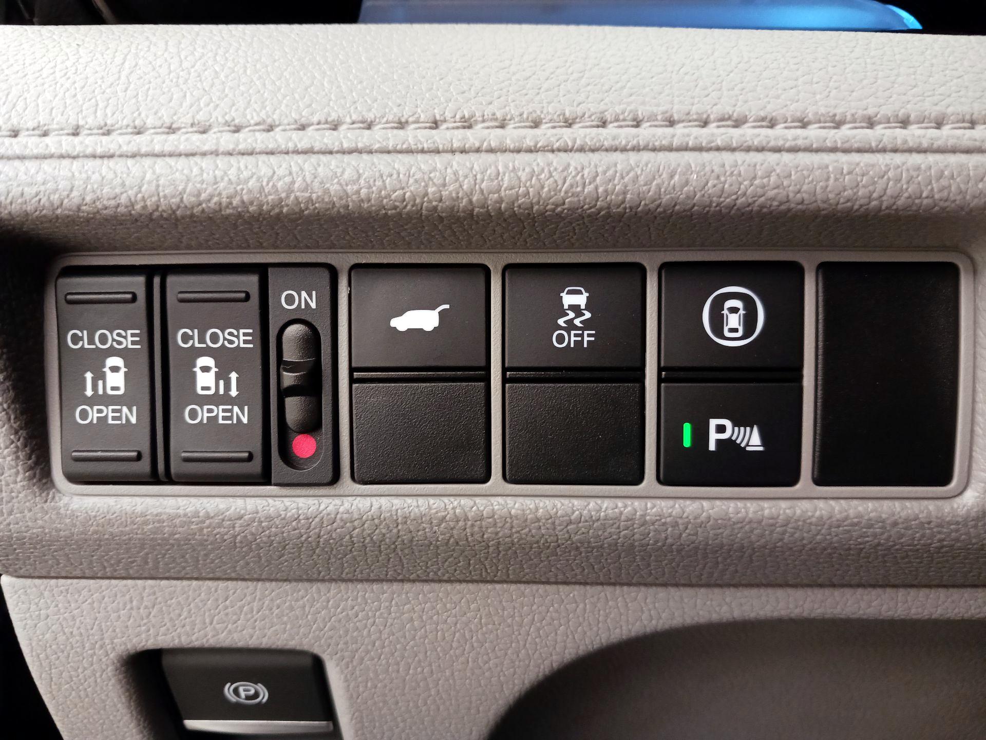 Thumbnail: 2023 Honda Odyssey - 13