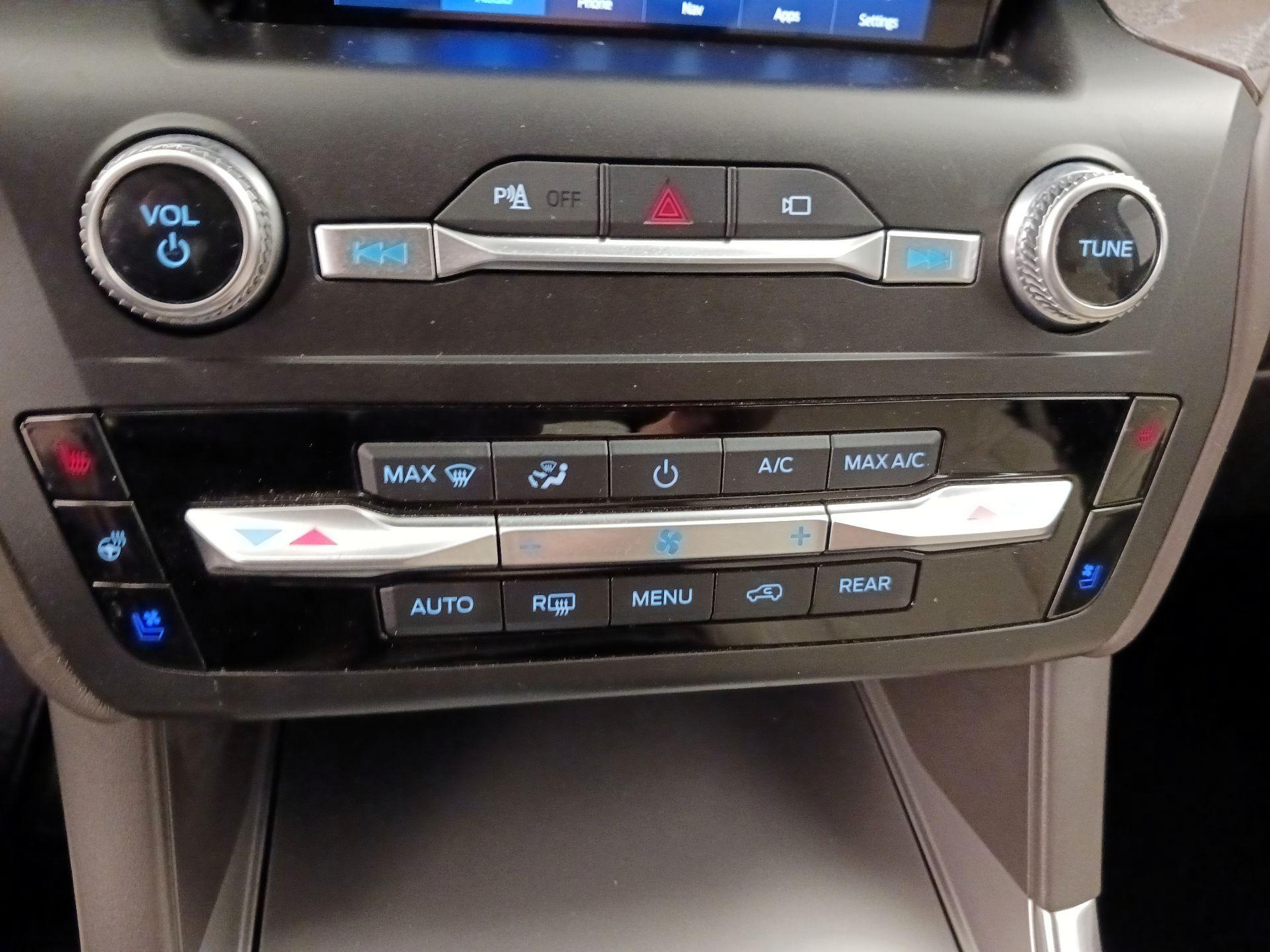 Thumbnail: 2020 Ford Explorer - 17