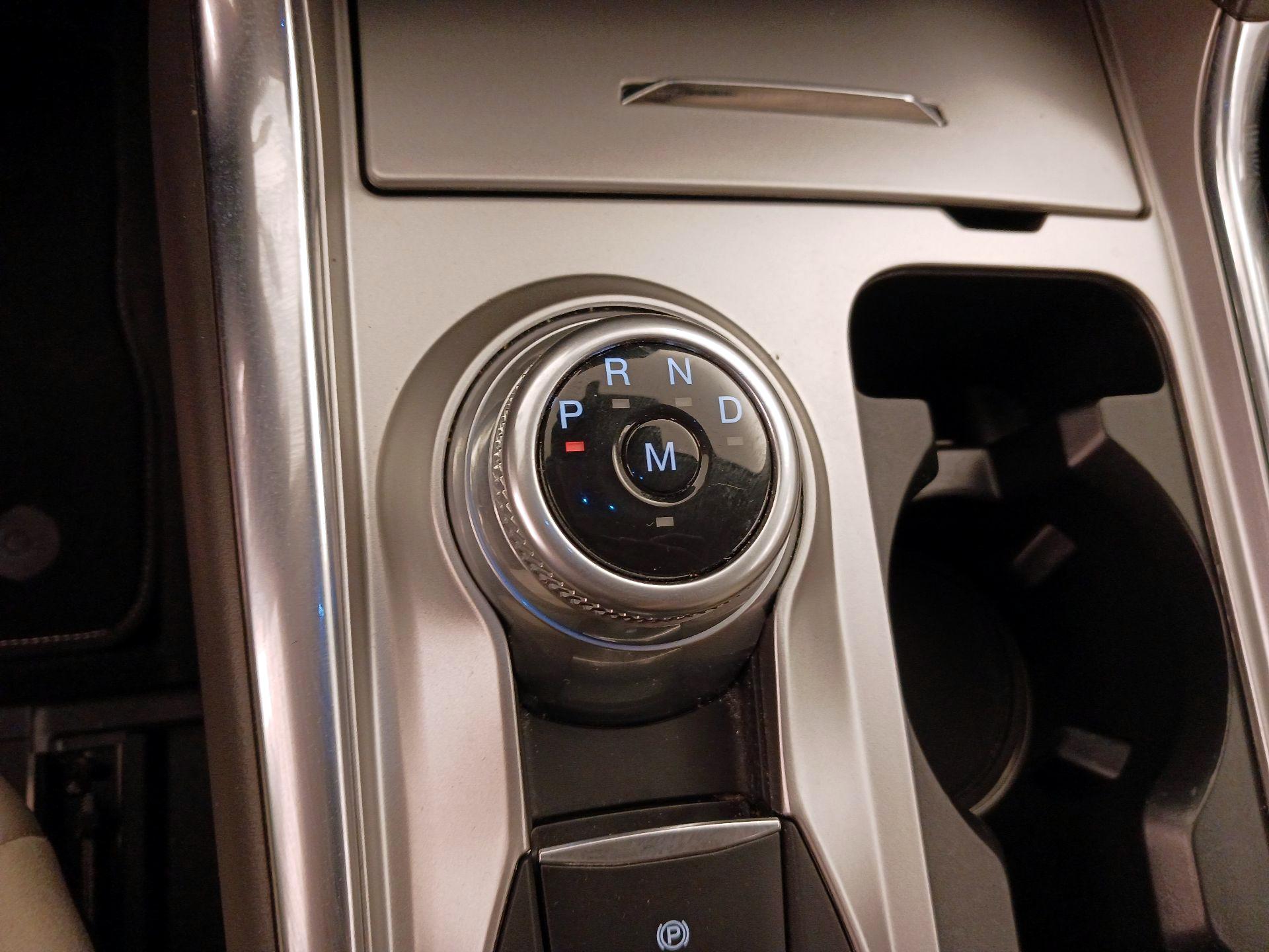 Thumbnail: 2020 Ford Explorer - 18