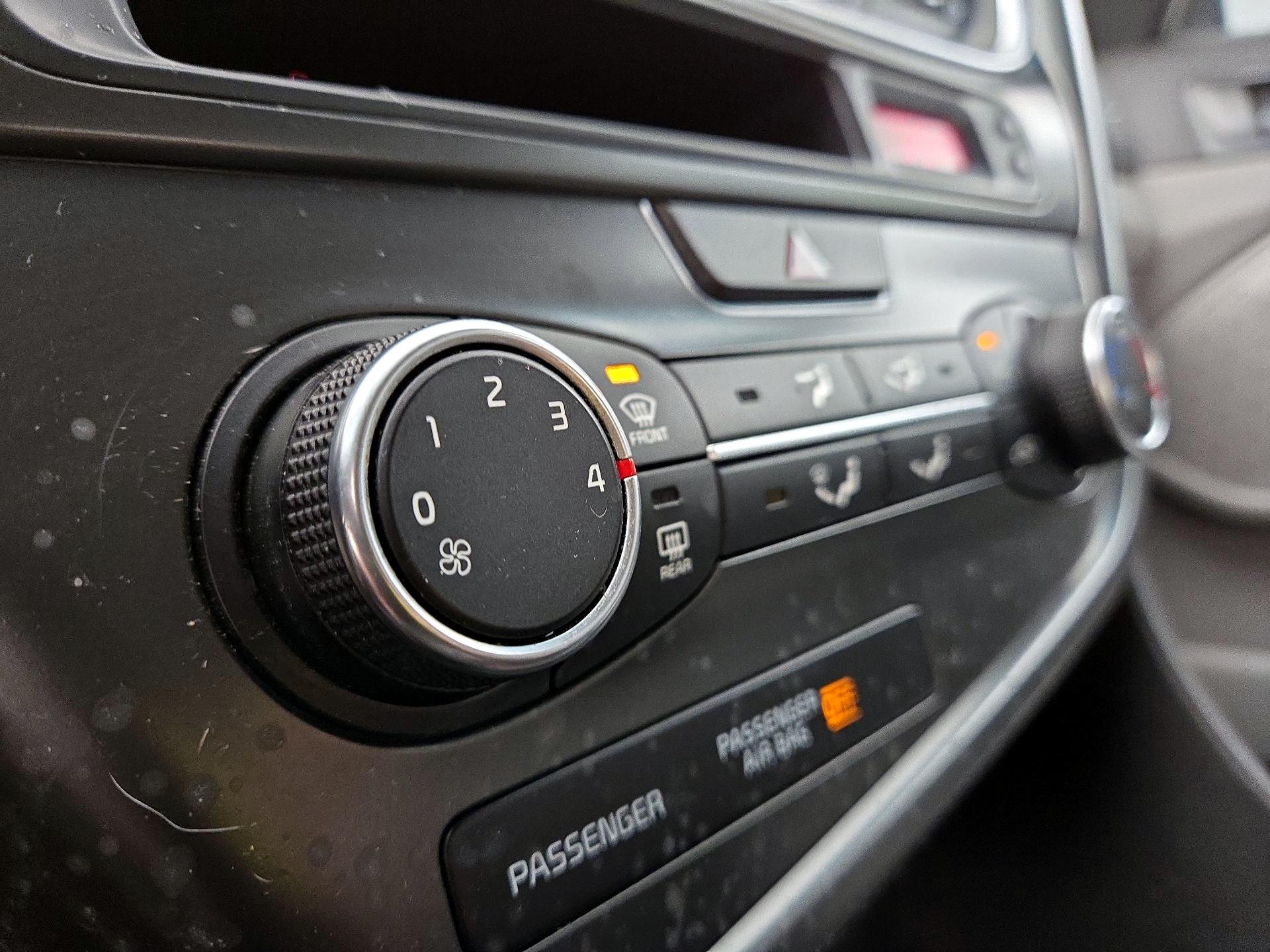 Thumbnail: 2014 Kia Optima - 16