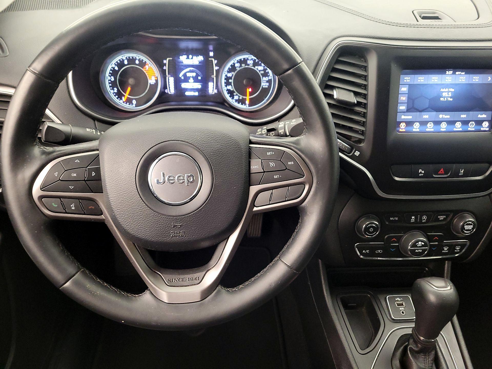 Thumbnail: 2020 Jeep Cherokee - 10