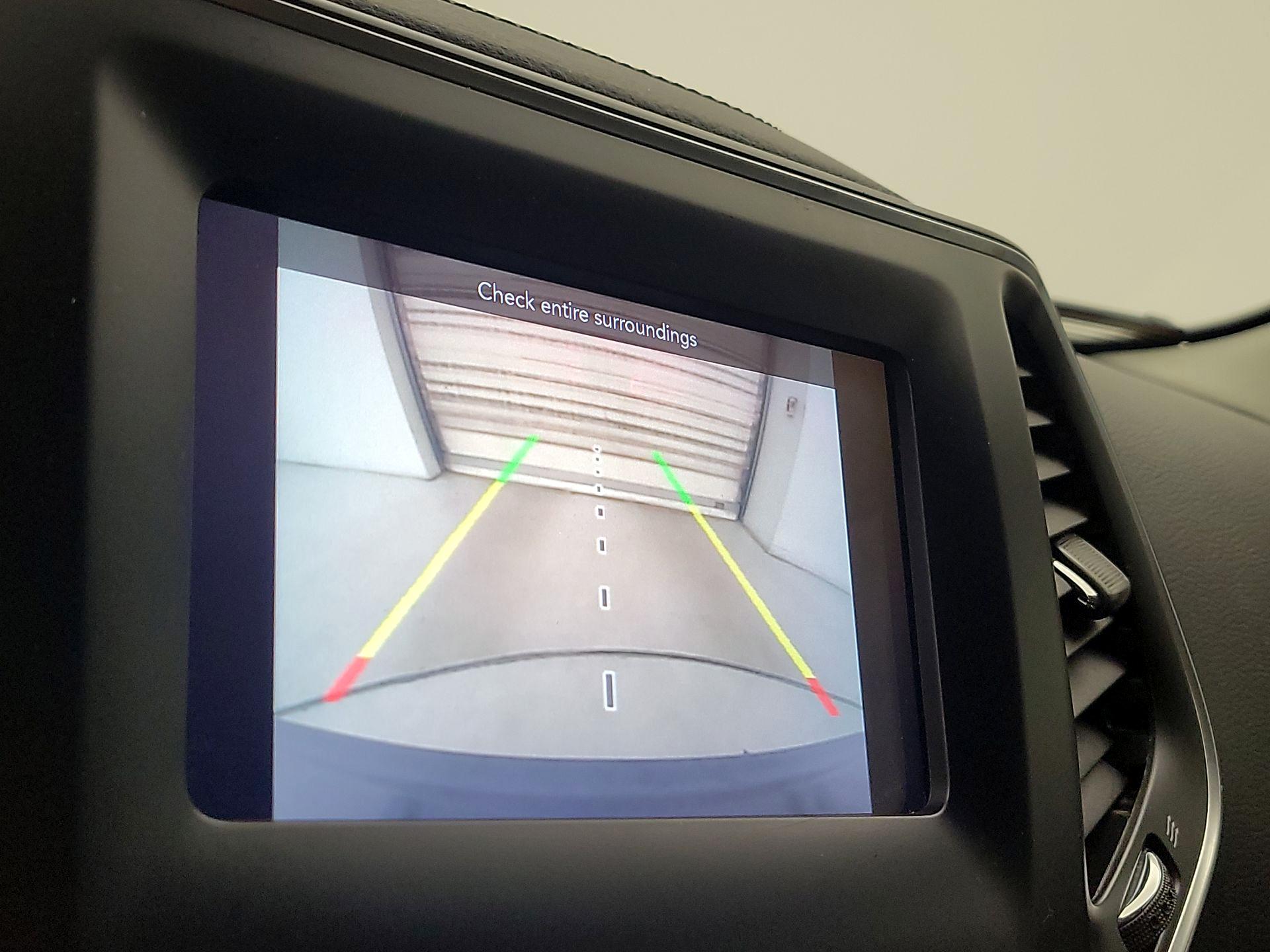 Thumbnail: 2020 Jeep Cherokee - 14