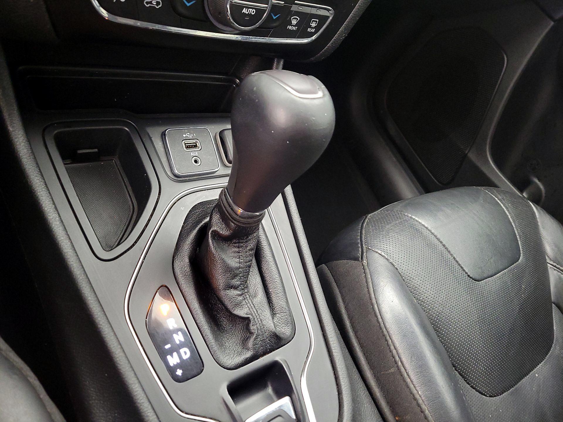 Thumbnail: 2020 Jeep Cherokee - 17