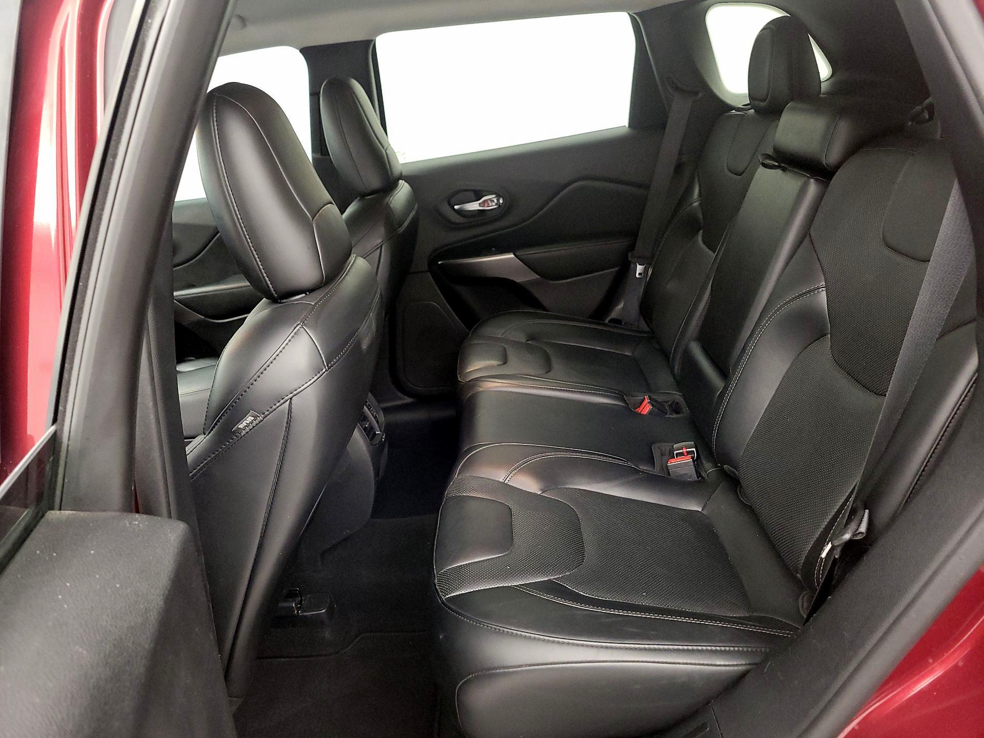 Thumbnail: 2020 Jeep Cherokee - 19